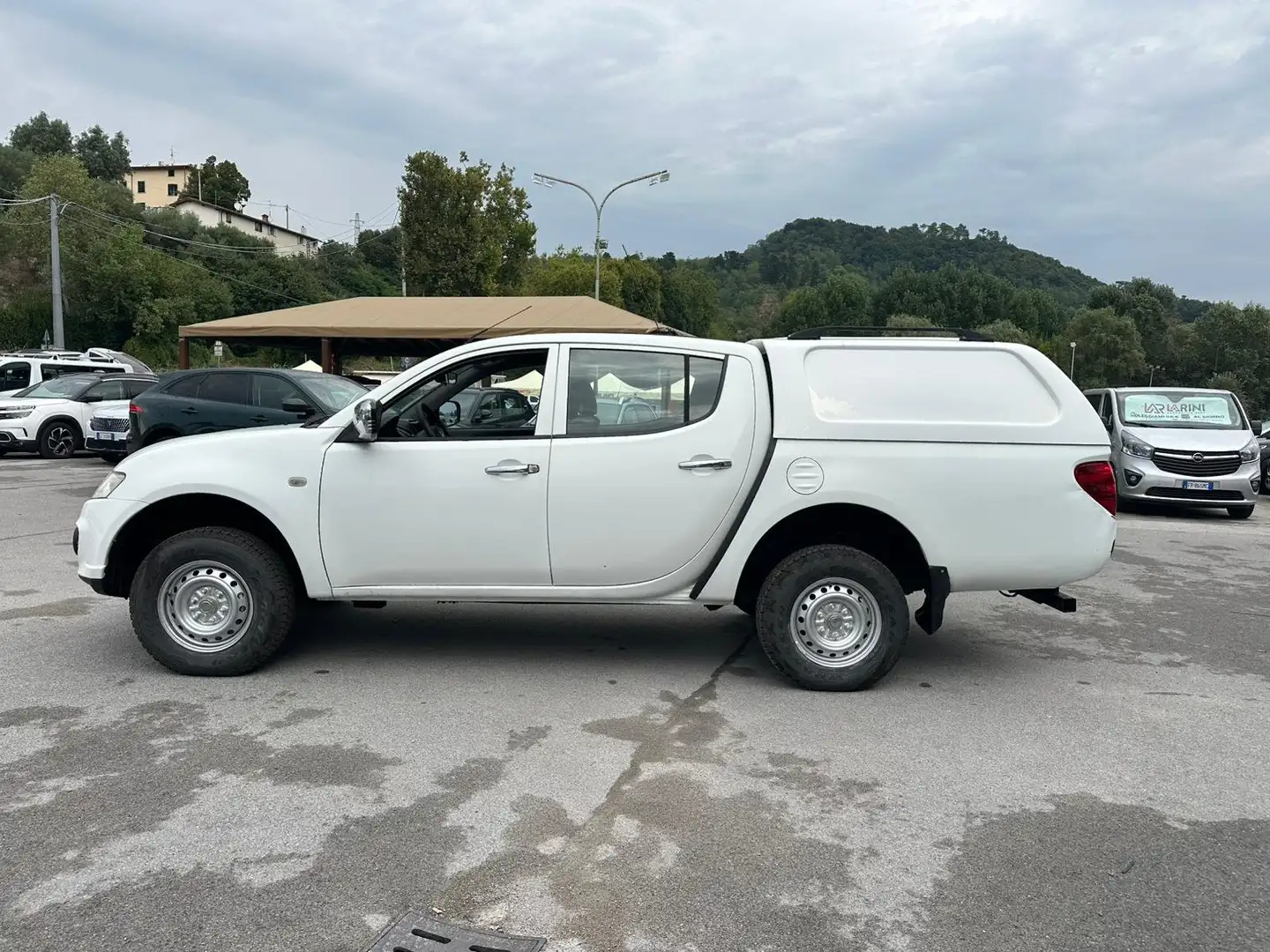 Mitsubishi L200 L200 Cab IV 2010 d.cab 2.5 di-d Invite N1 5POSTI Weiß - 2