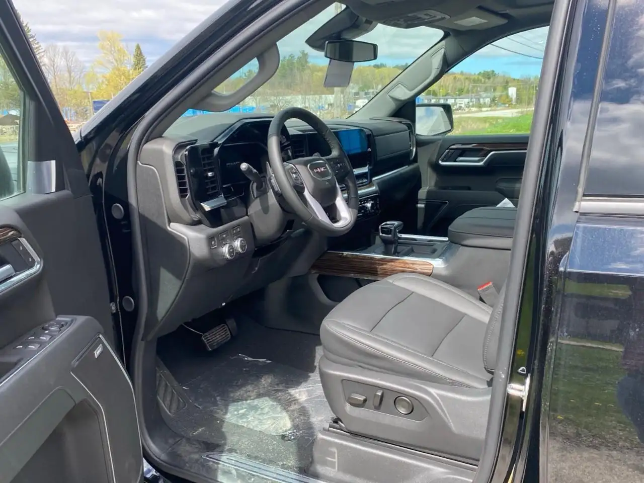 GMC Sierra 1500 снимка GMC Sierra 1500