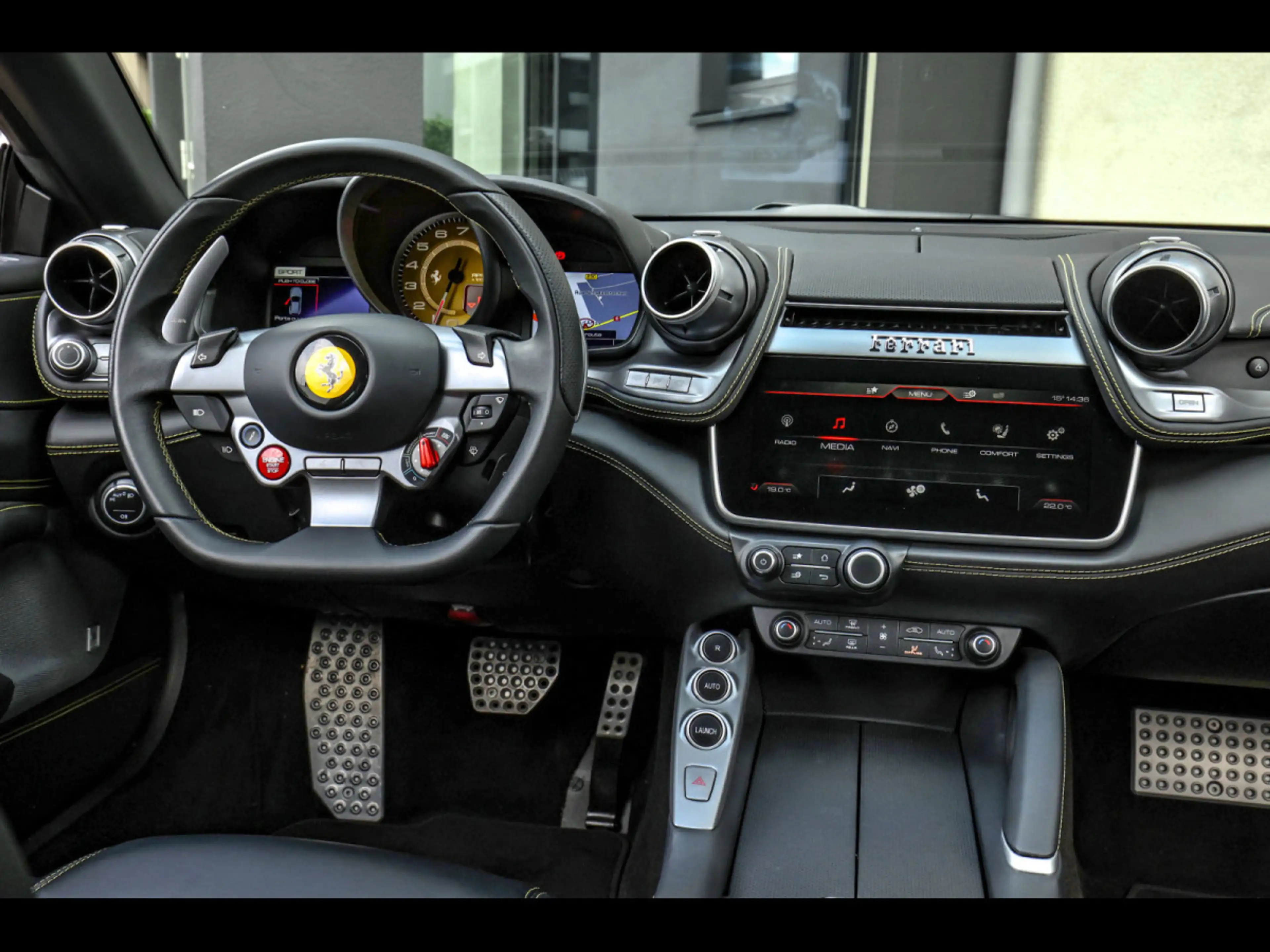 Ferrari GTC4 Lusso V12°FRENCH REGI°NEW POWER 12M°PPF°LIFT°JBL°CARPLAY — photo 14