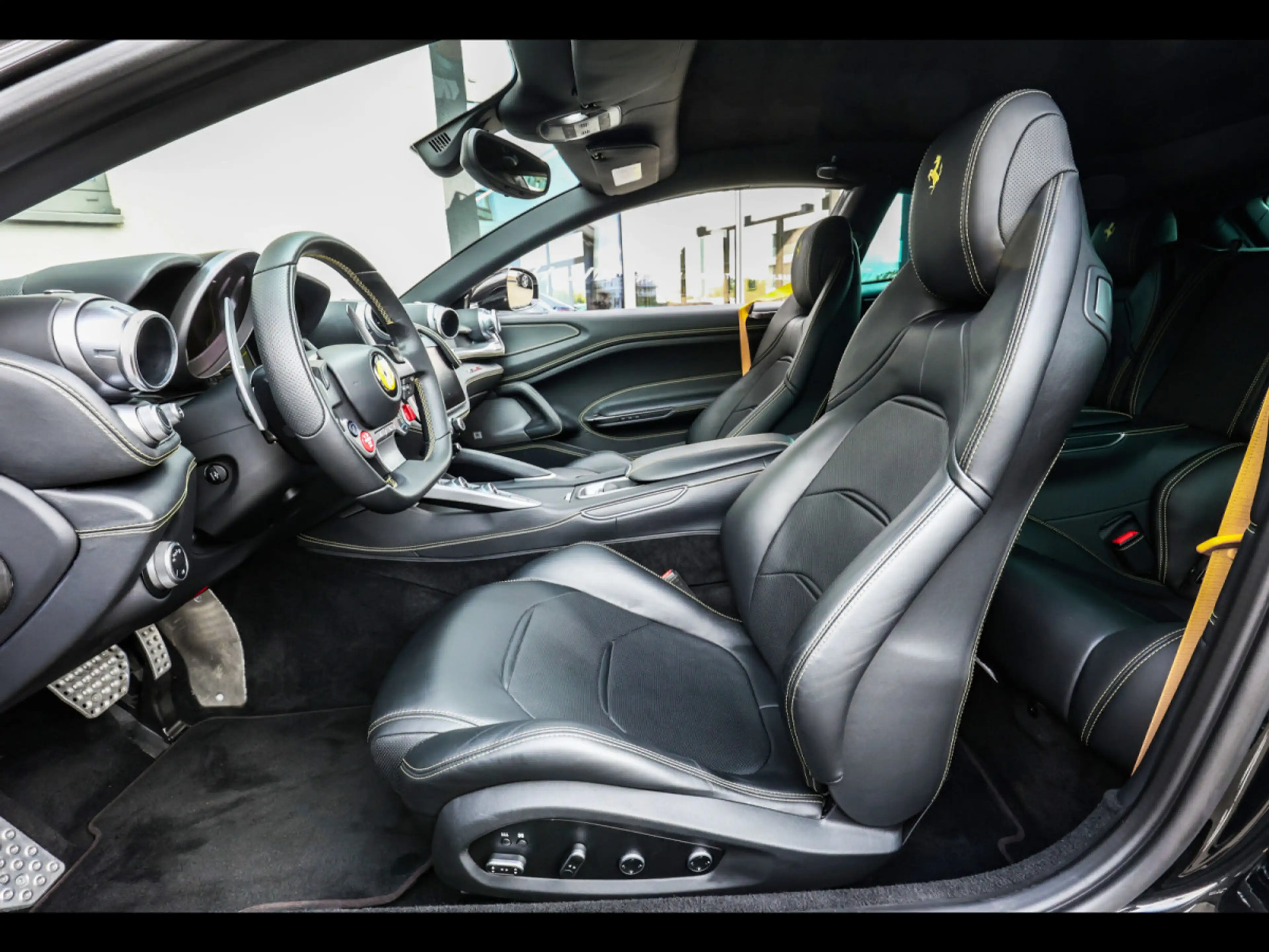 Ferrari GTC4 Lusso V12°FRENCH REGI°NEW POWER 12M°PPF°LIFT°JBL°CARPLAY — photo 11