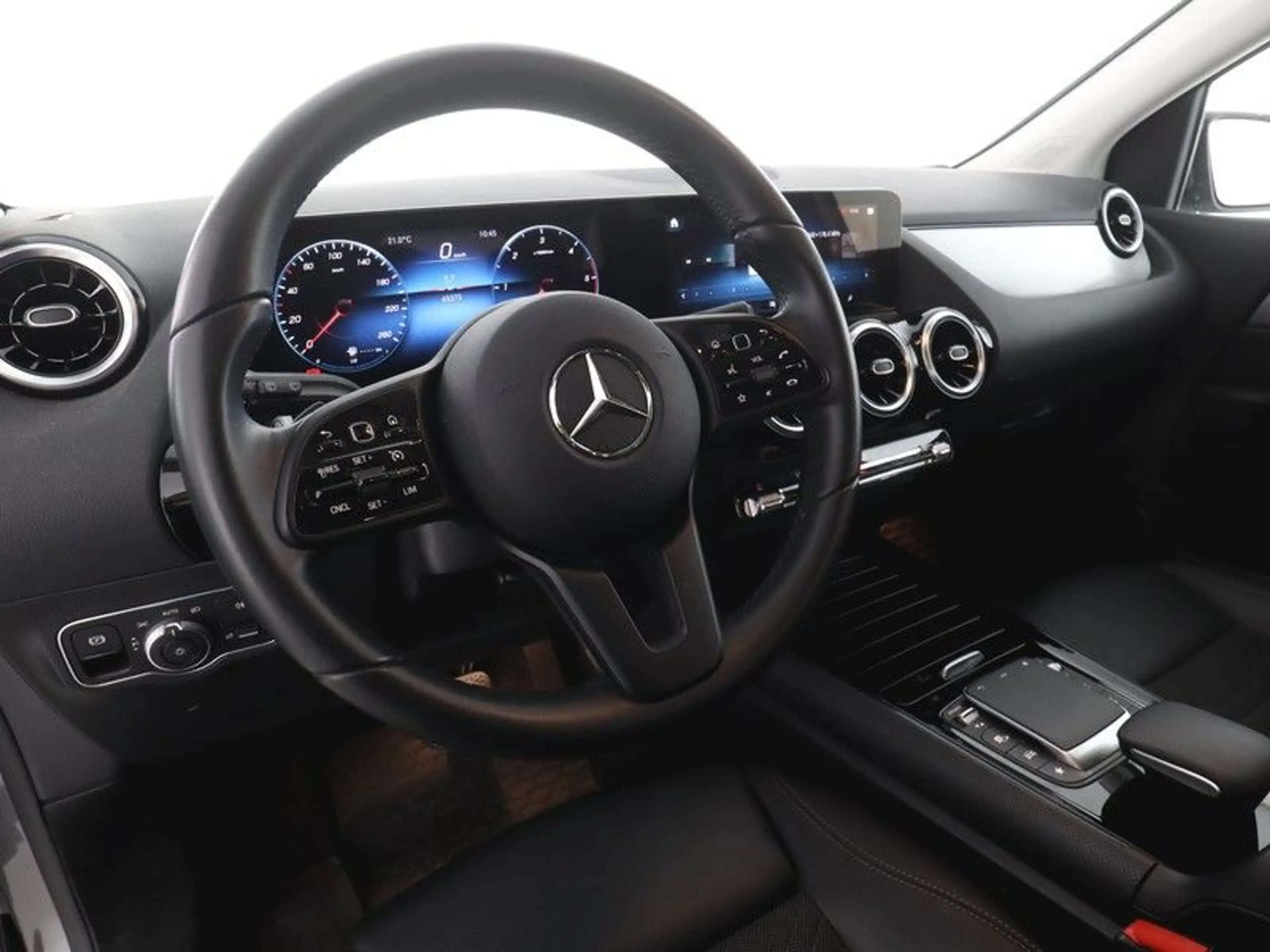 Mercedes-Benz B 220 d STYLE+AHK+KAM+LED+NAVI+WIDE+Park-Assist — photo 4