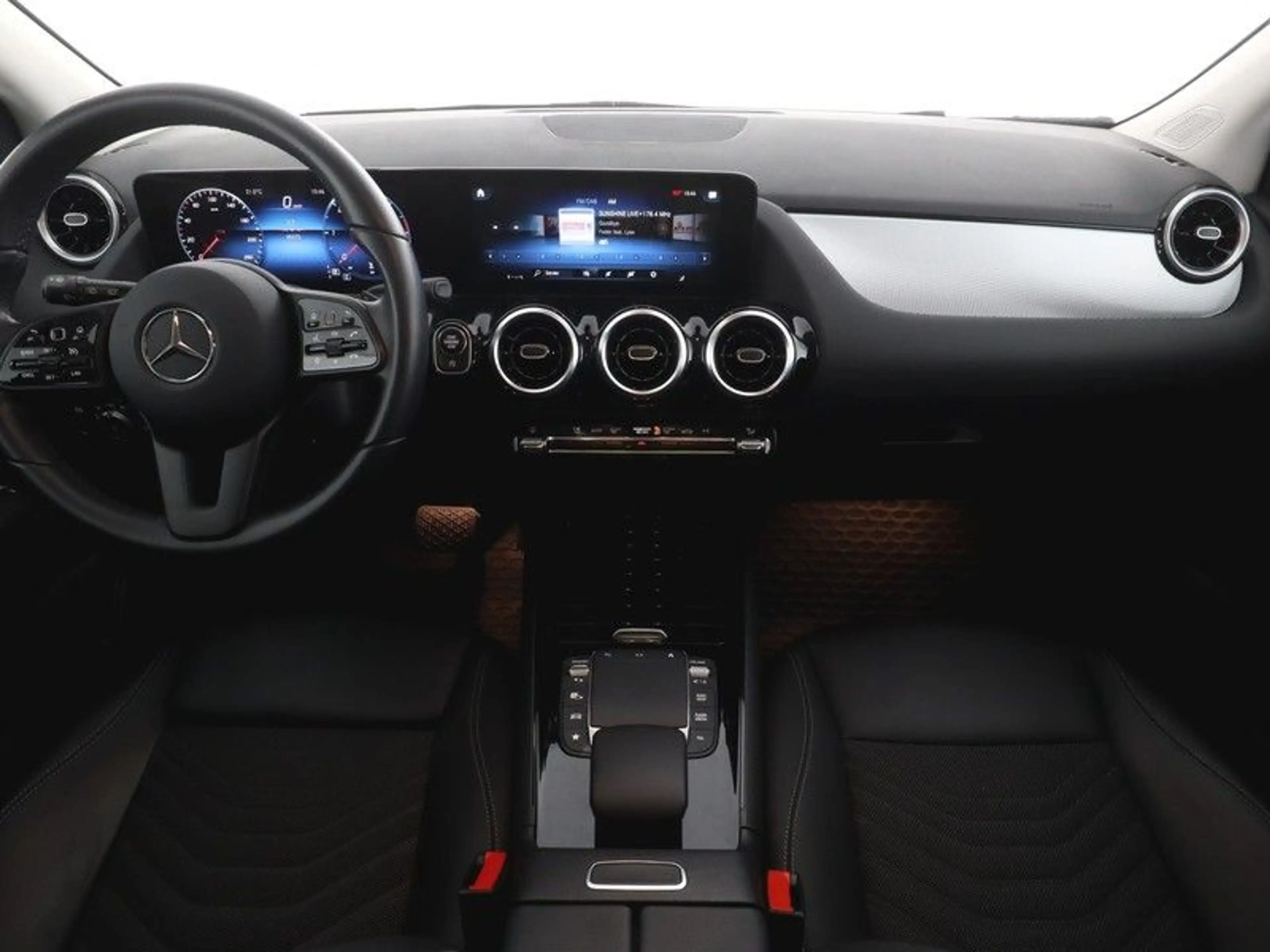 Mercedes-Benz B 220 d STYLE+AHK+KAM+LED+NAVI+WIDE+Park-Assist — photo 8