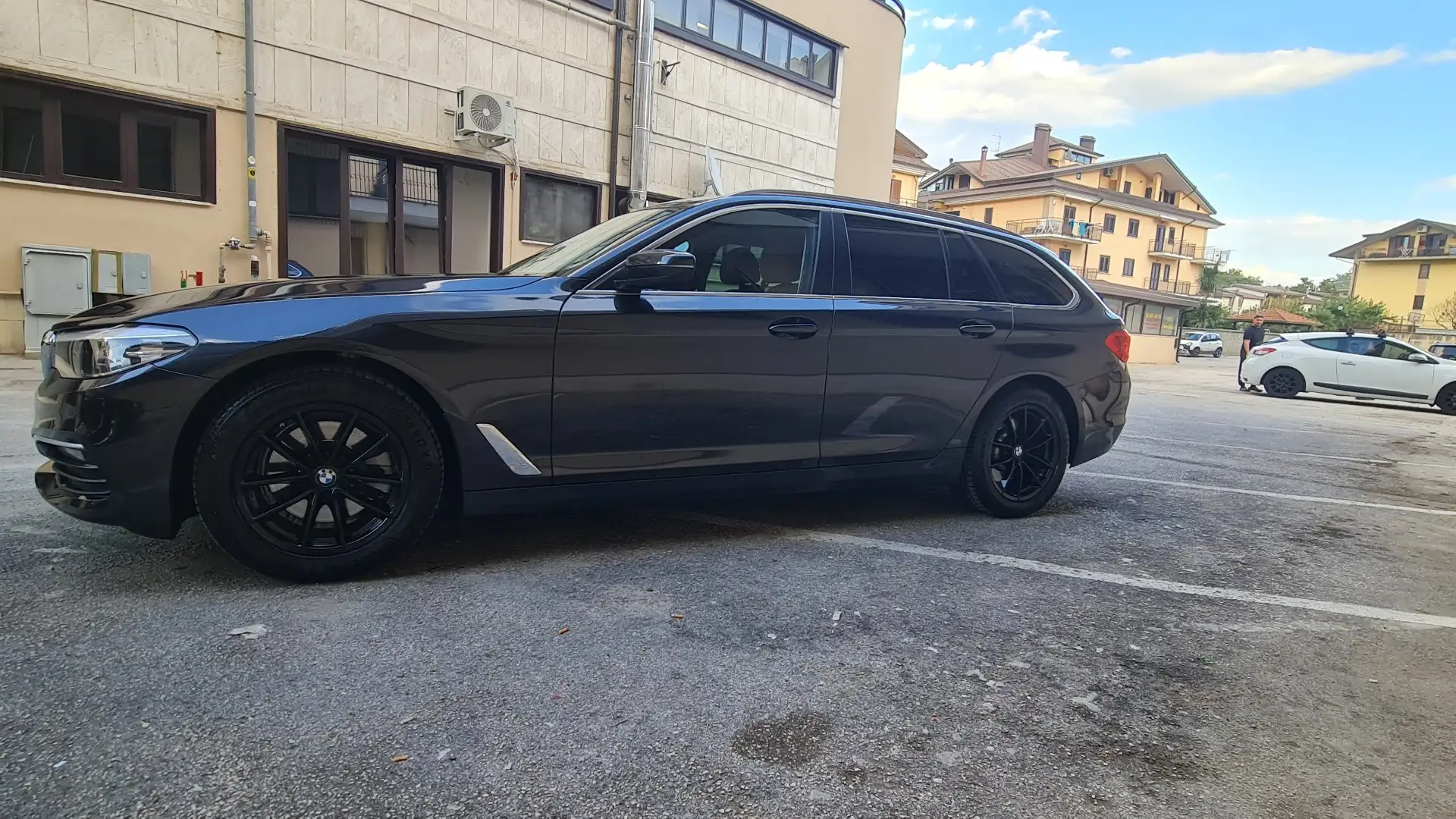 BMW 518 518d Touring Luxury auto - 2