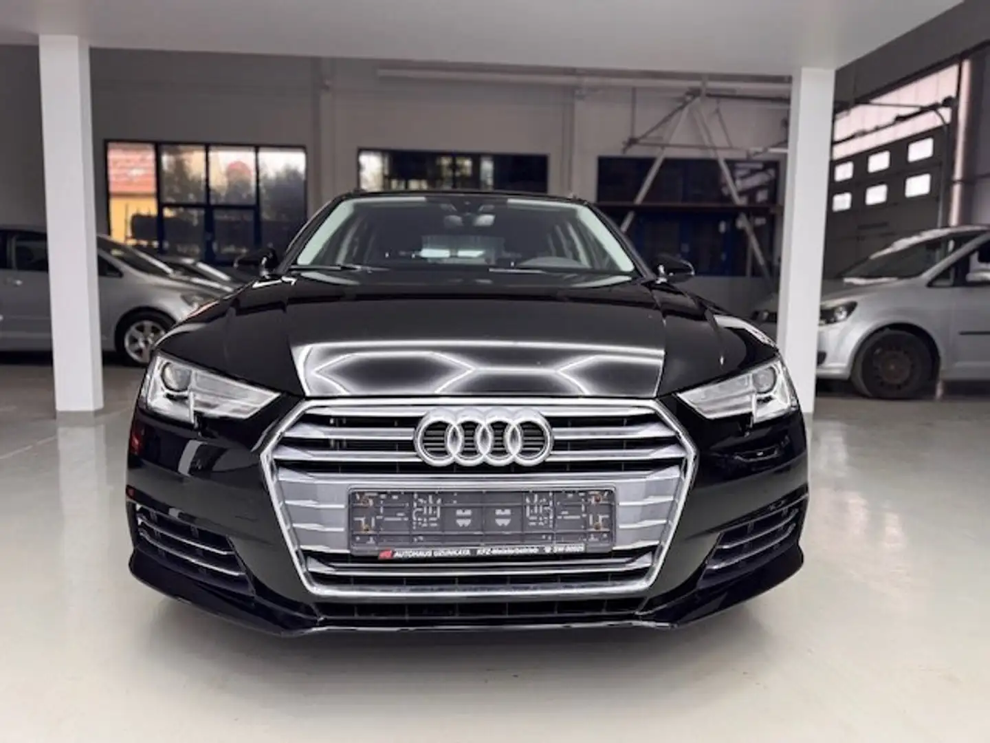 Audi A4 Sport Noir - 2