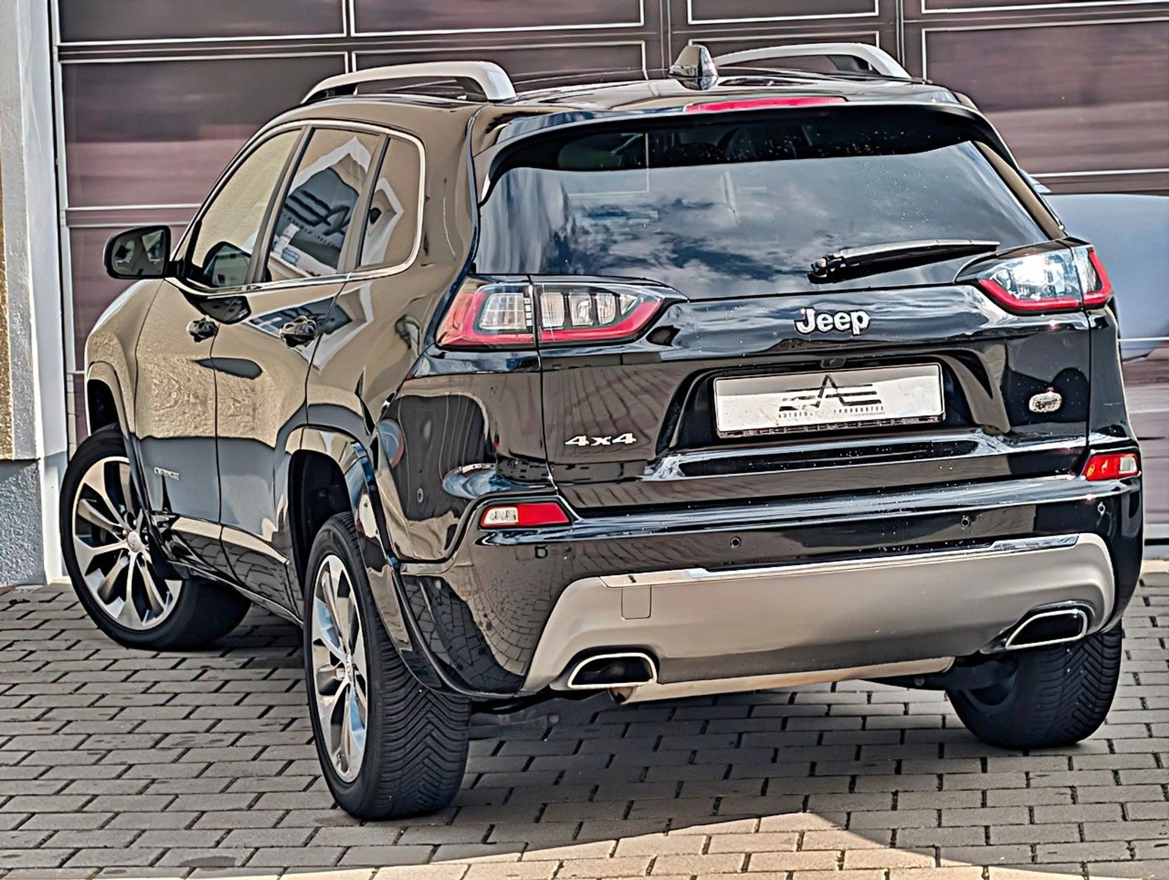 Jeep Cherokee Overland*Allrad/Navi/Kamera/Leder/ALU — photo 4
