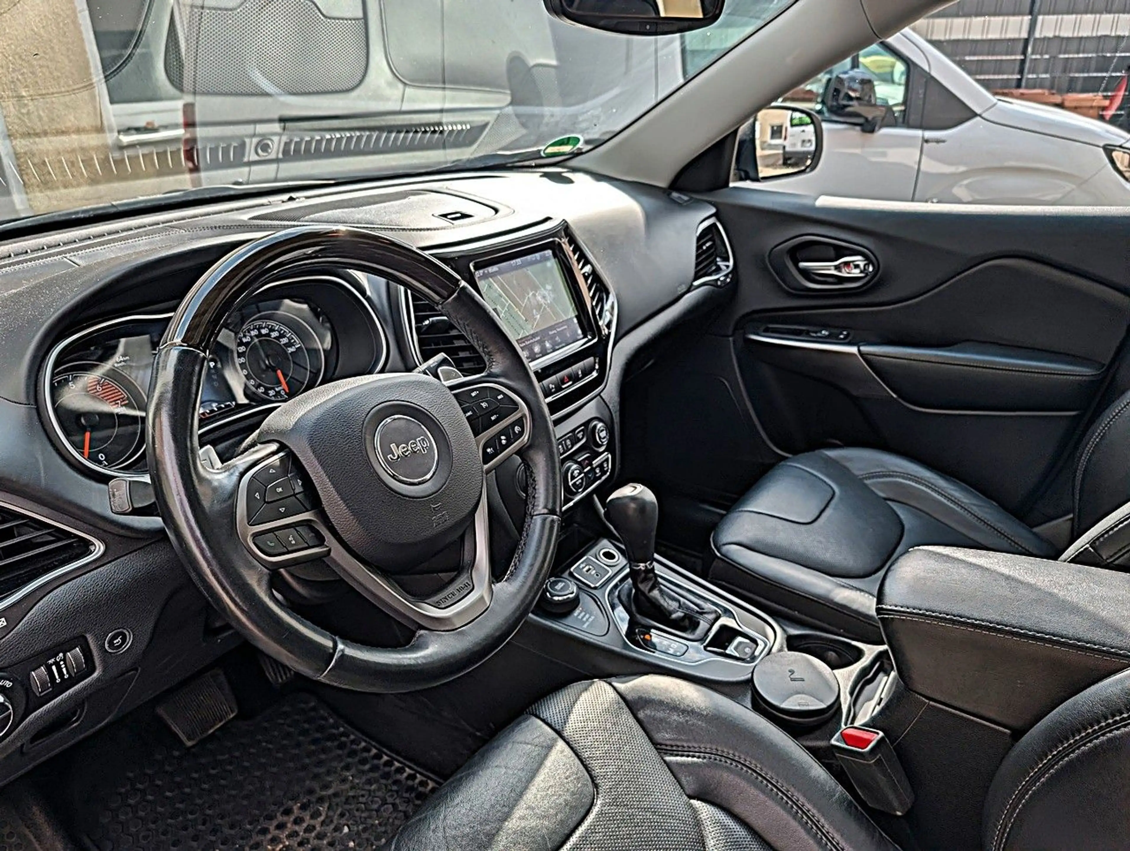 Jeep Cherokee Overland*Allrad/Navi/Kamera/Leder/ALU — photo 8
