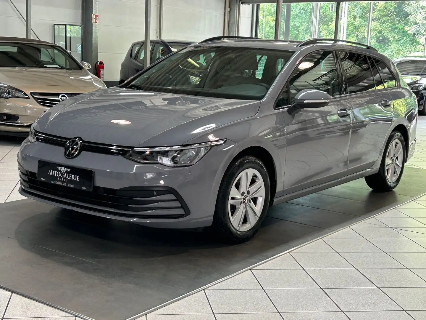 Volkswagen Golf VIII Life*LED*ACC*ALCANTARA*NAVI* Gris - 1