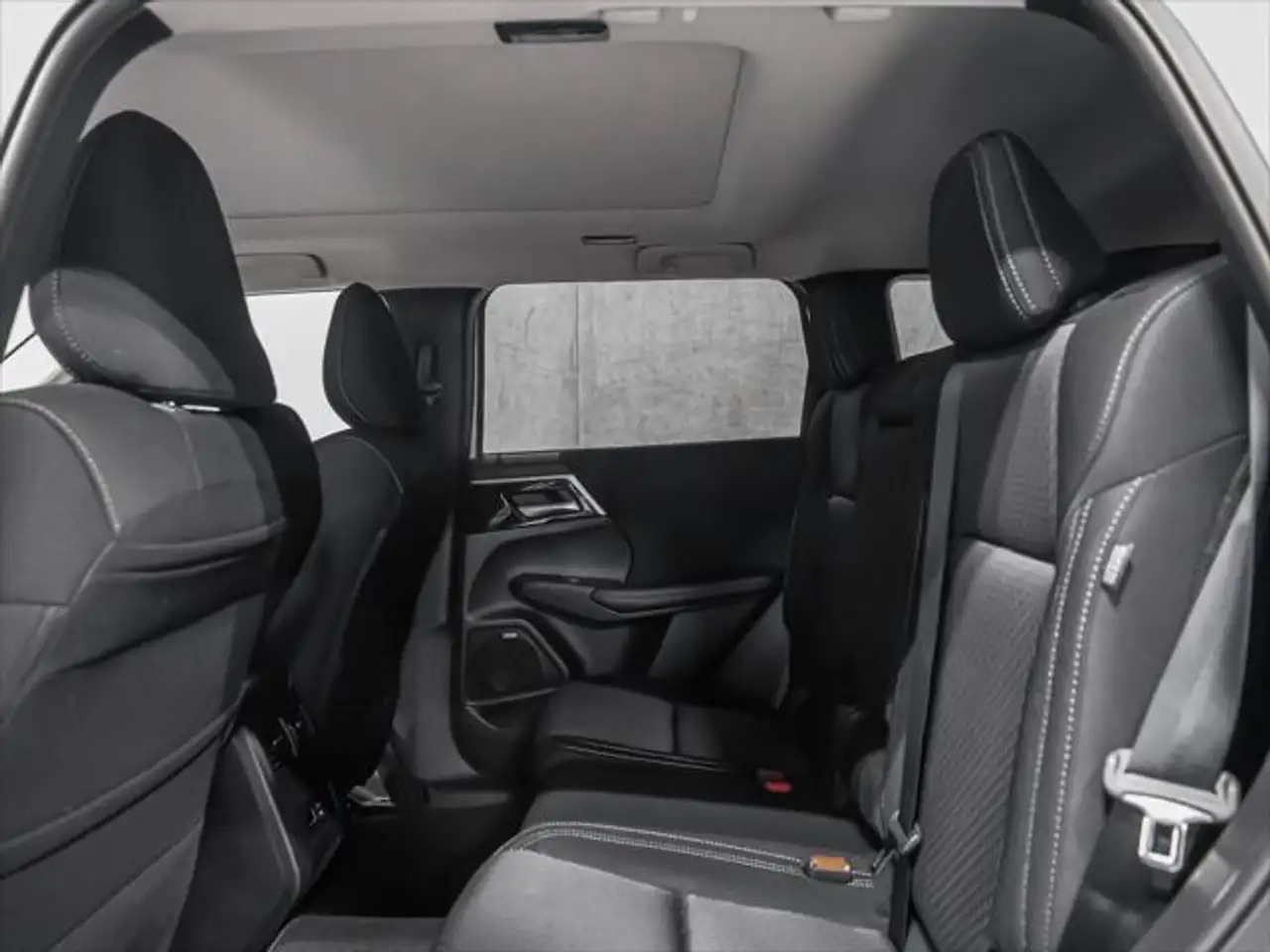 Mitsubishi Outlander снимка Mitsubishi Outlander