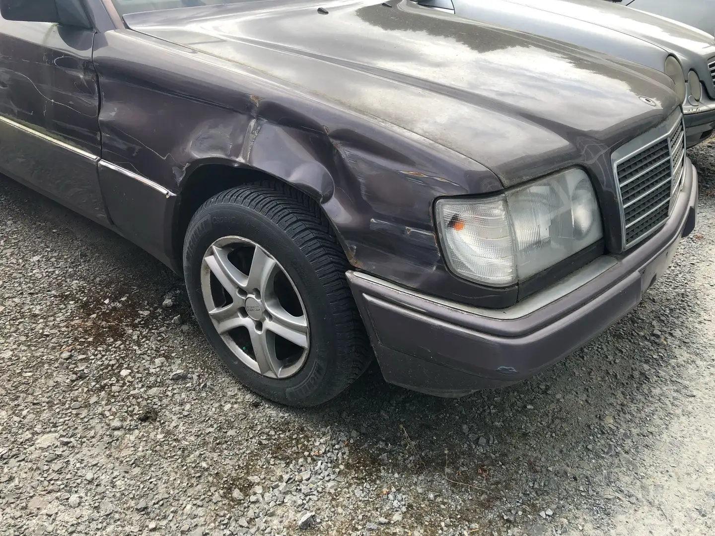 Mercedes-Benz E 280 Automatik*Klima*SHD* Violet - 2