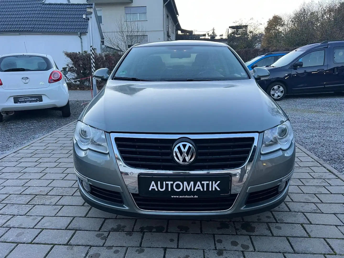 Volkswagen Passat Lim. Comfortline Grün - 2