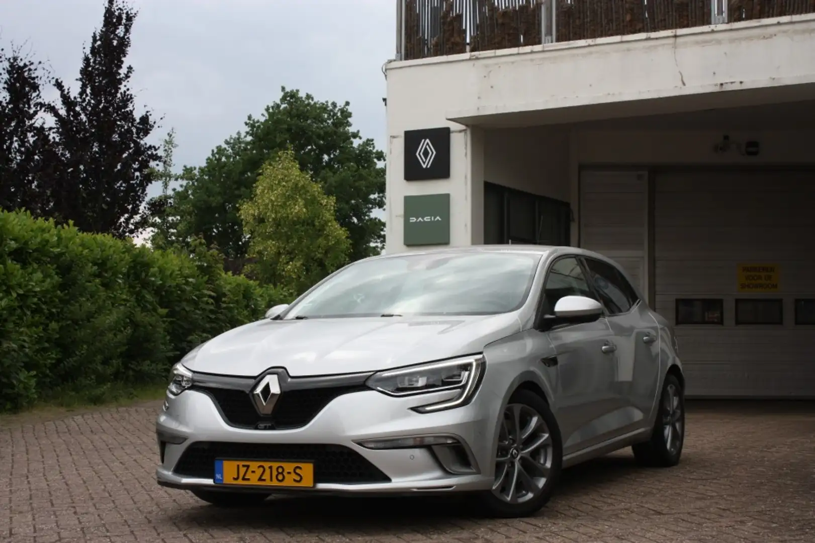Renault Megane 1.6 TCe GT 205 PK / Automaat / 4Control Grijs - 1