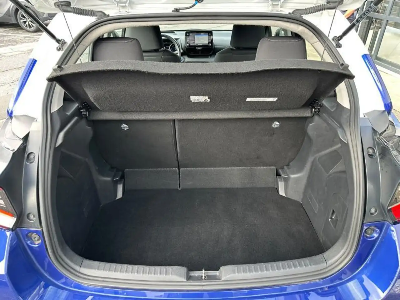 Toyota Yaris Iconic, миниатюра 8