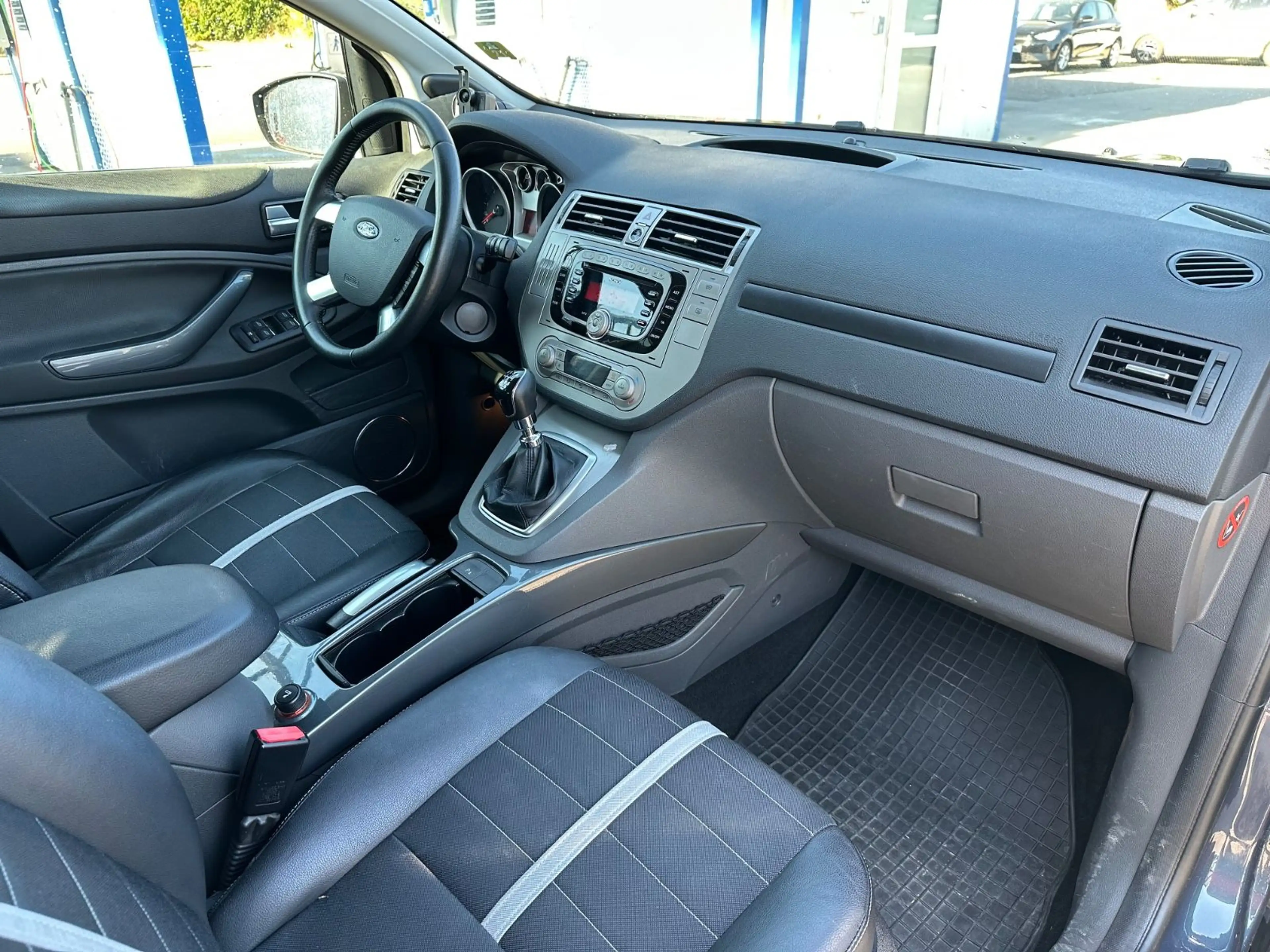 Ford Kuga Titanium / EURO-5 / A.H.K. (abnehmbar) 2.Hd — photo 13