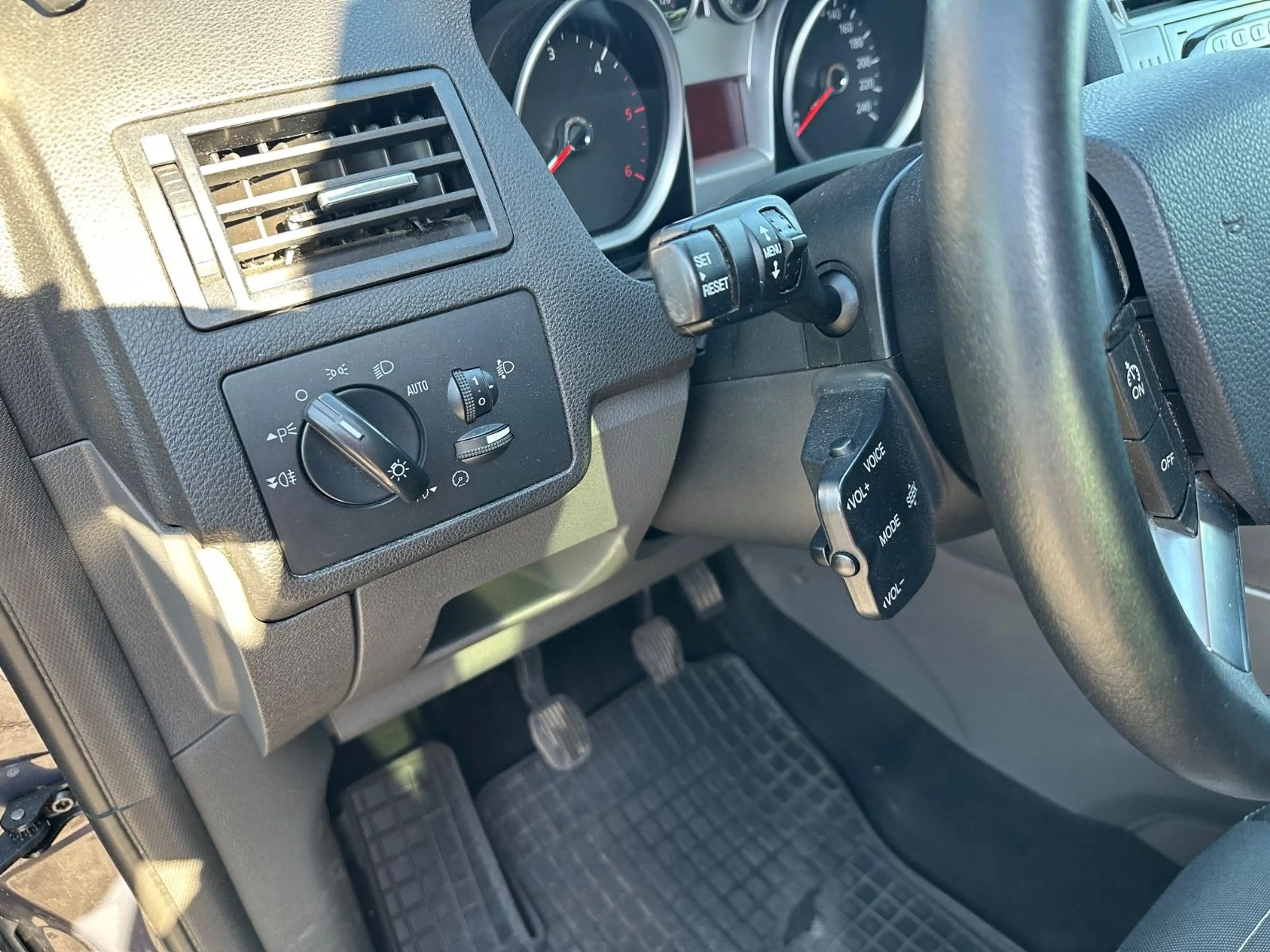 Ford Kuga Titanium / EURO-5 / A.H.K. (abnehmbar) 2.Hd — photo 11