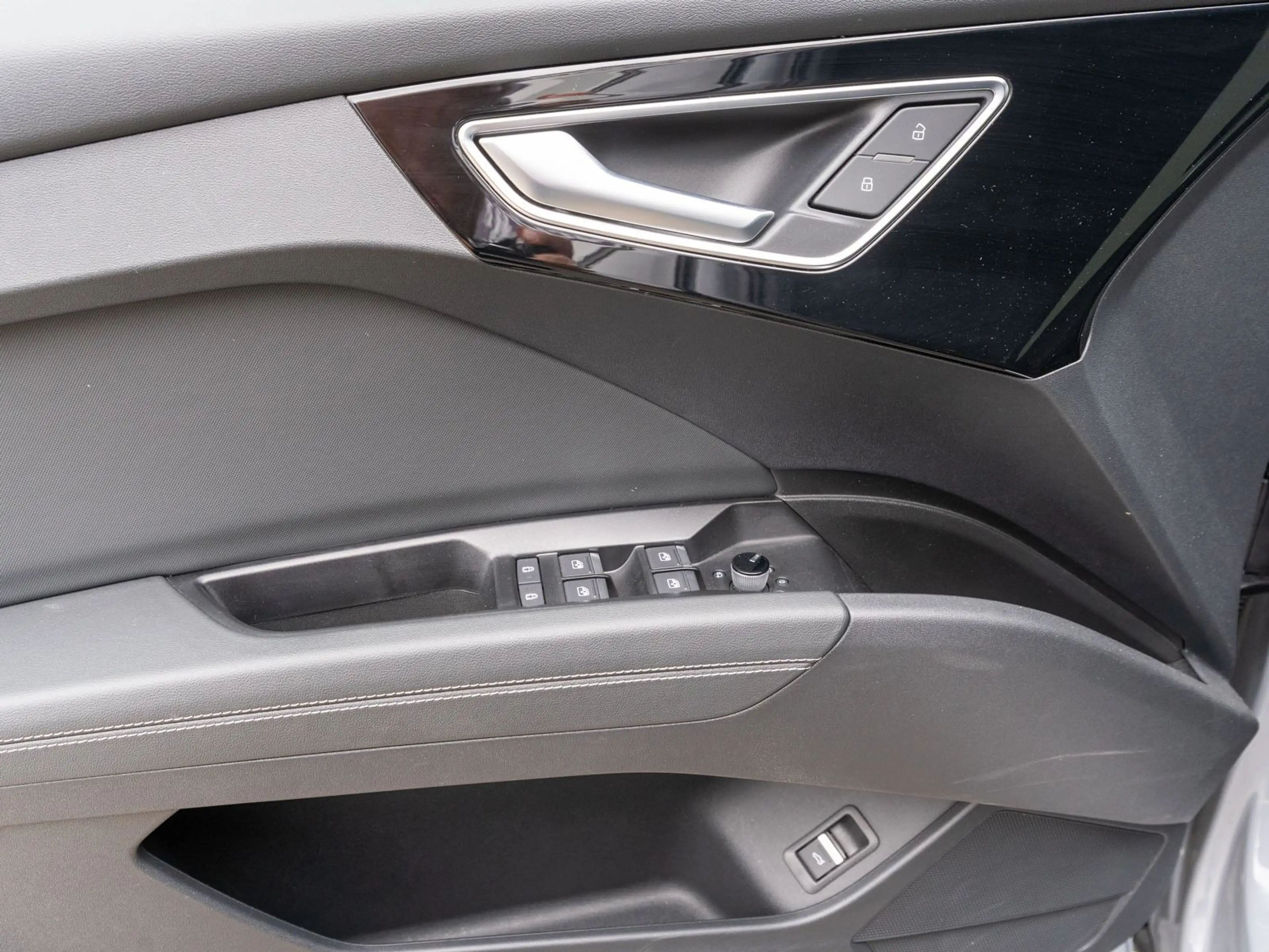 Audi Q4 e-tron Q4 Sportback 40 e-tron NAVI MATRIX ACC RFK VC — photo 11