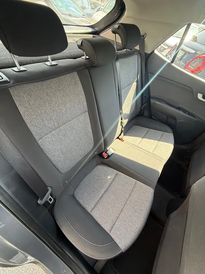 Kia Stonic Hybrid 101cv **Moderna, Sicura, Conveniente** 10