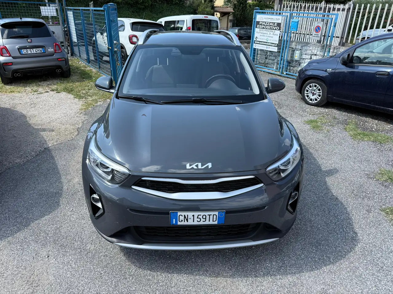 Kia Stonic Hybrid 101cv **Moderna, Sicura, Conveniente** 2