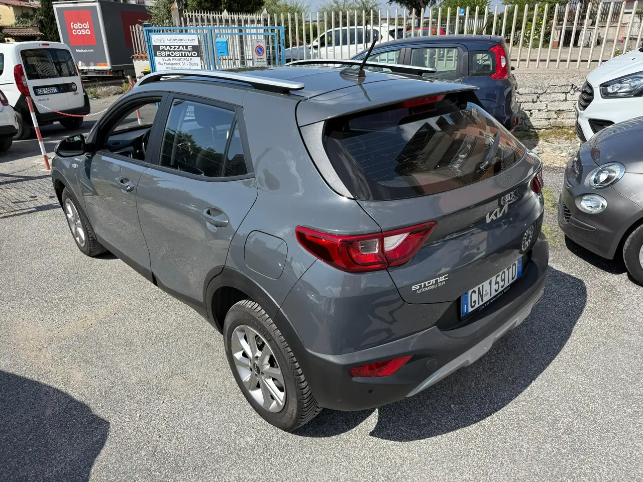 Kia Stonic Hybrid 101cv **Moderna, Sicura, Conveniente** 6