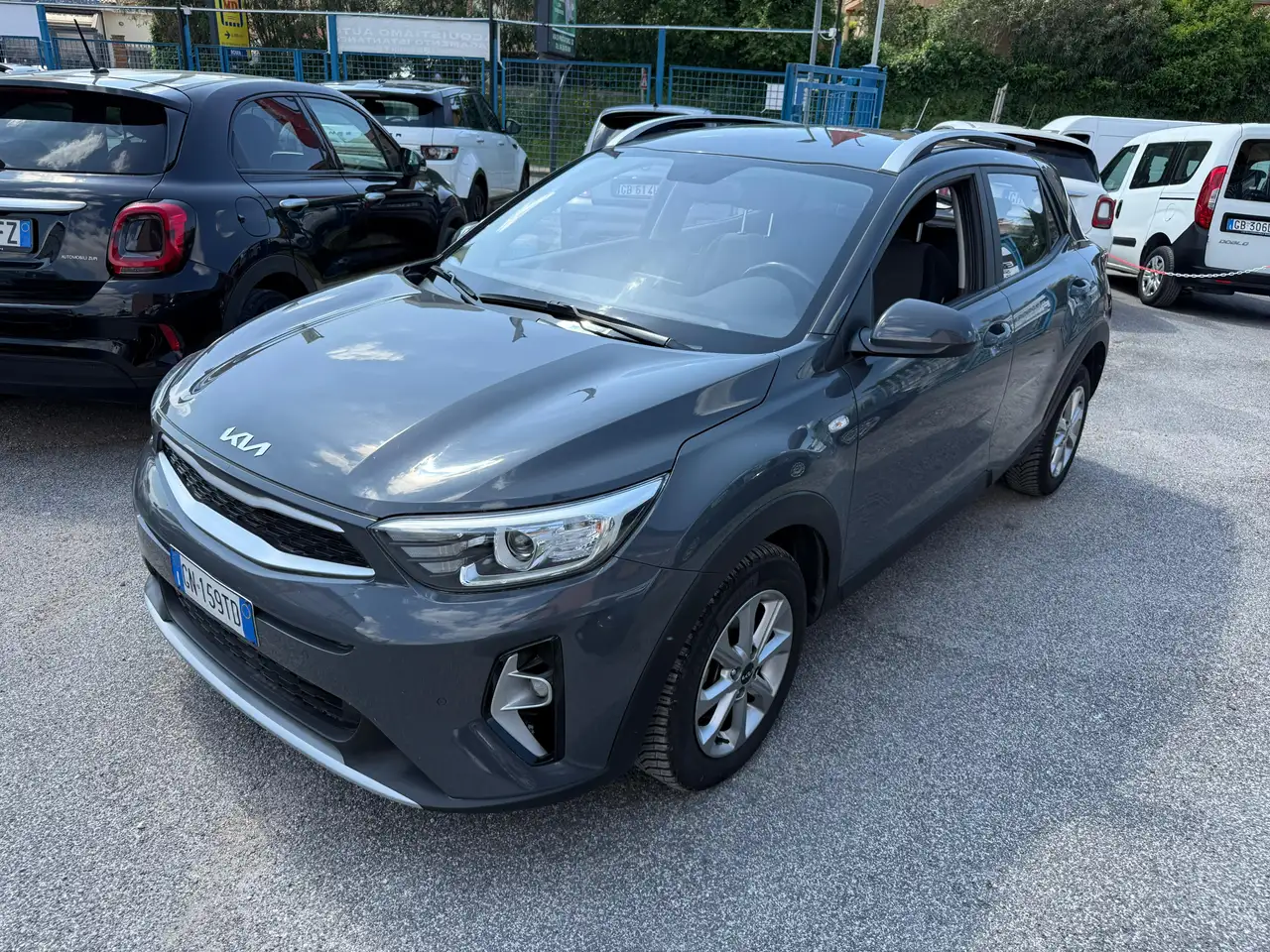 Kia Stonic Hybrid 101cv **Moderna, Sicura, Conveniente**