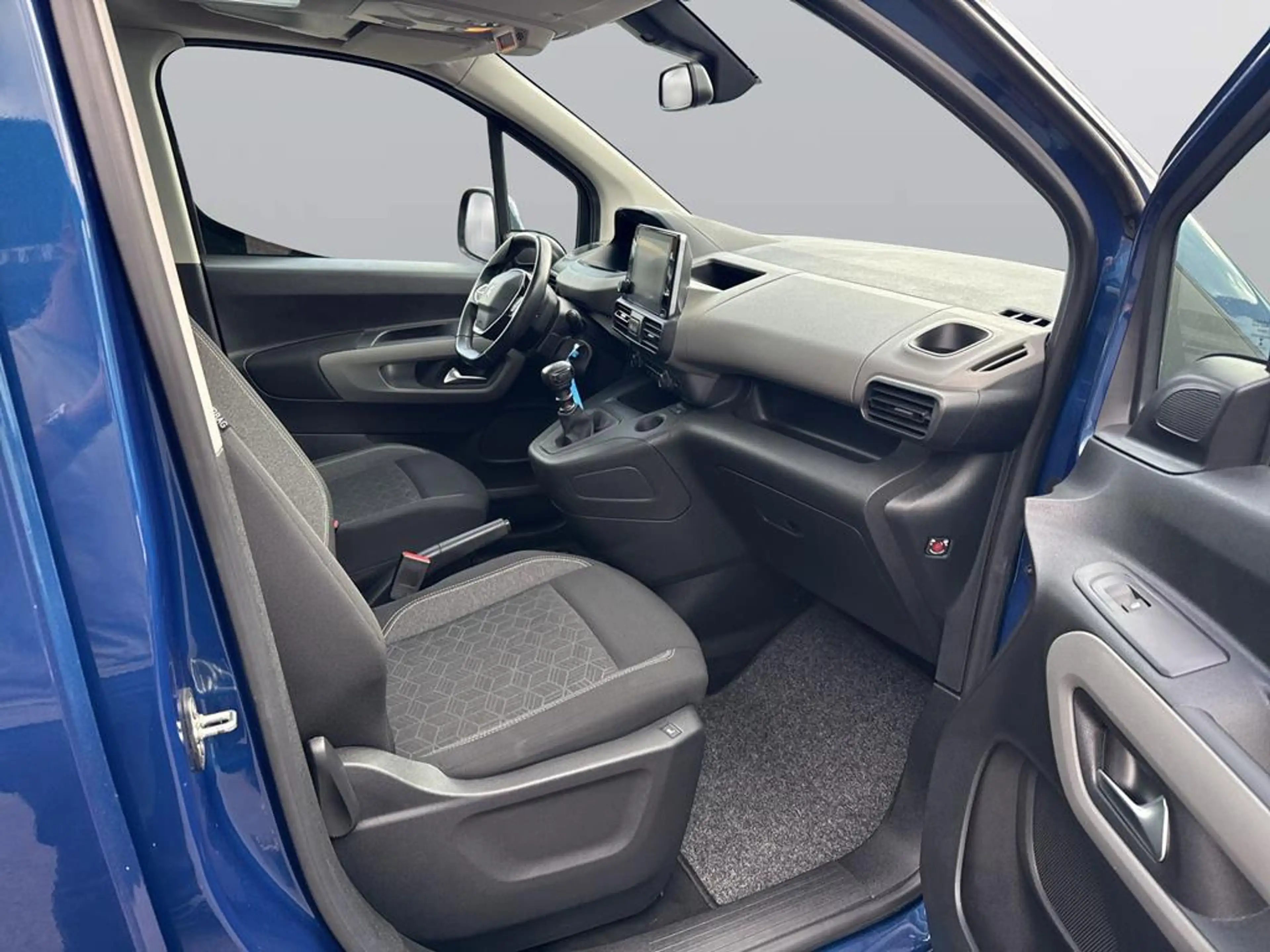Peugeot Rifter 1.2 PureTech 110 Active L1 — photo 13