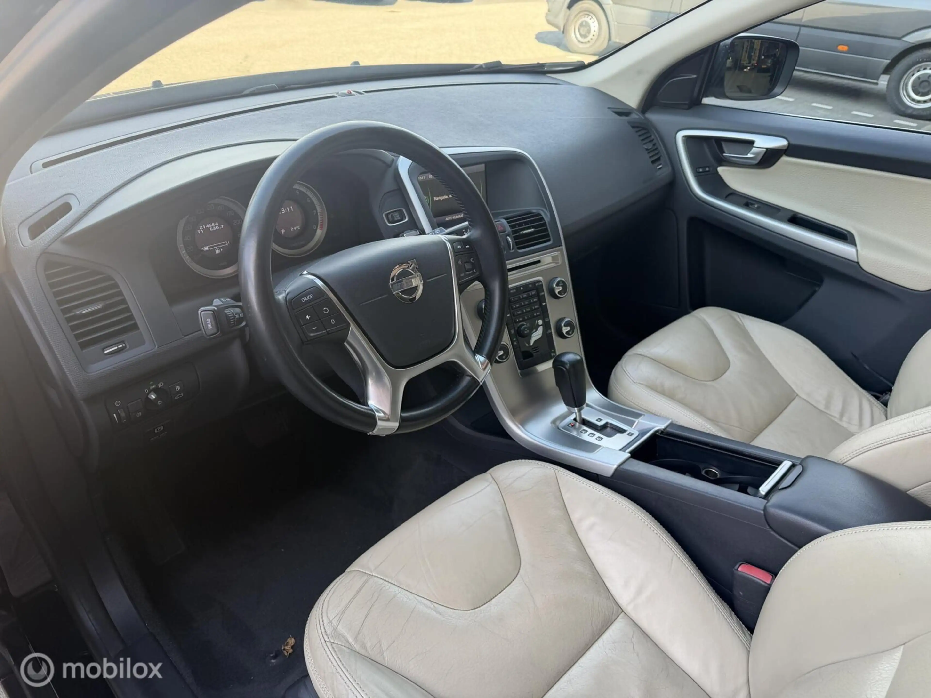 Volvo XC60 2.0T Summum LEDER*SCHUIFDAK*TREKHAAK*PDC* — photo 6