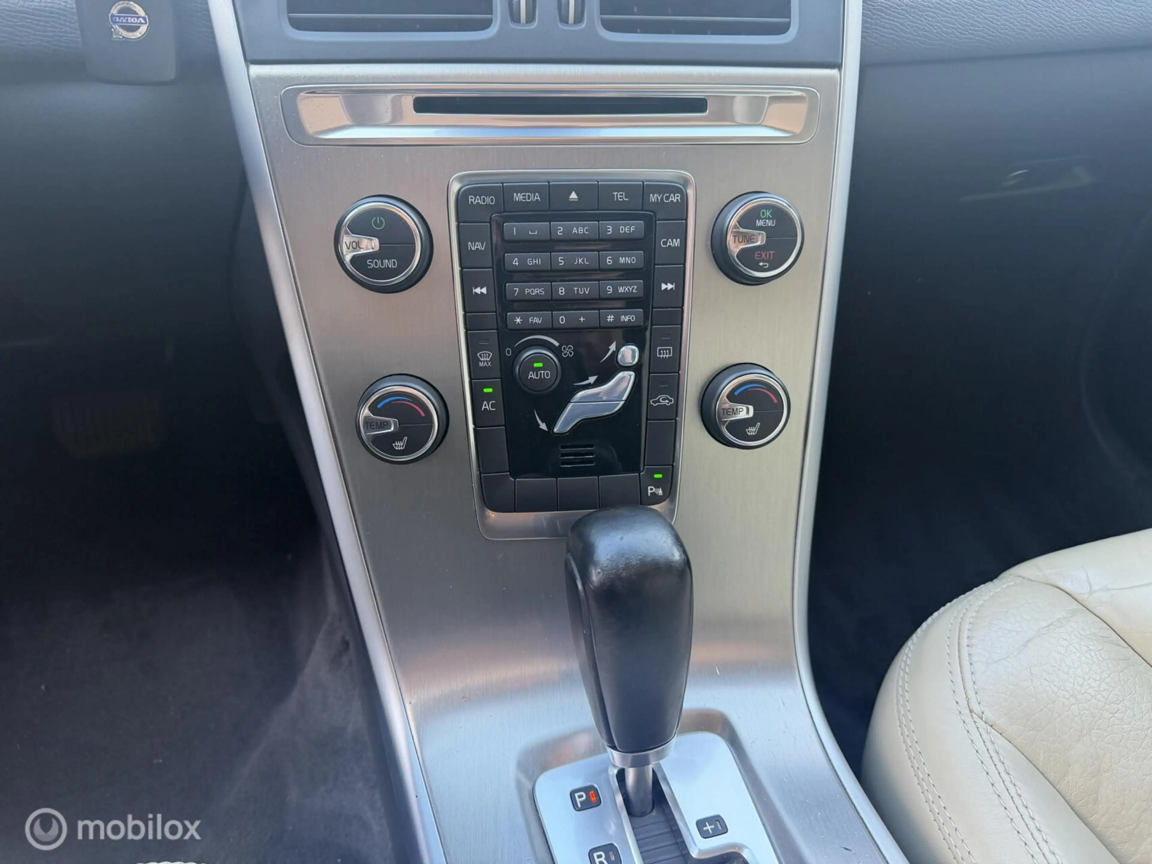 Volvo XC60 2.0T Summum LEDER*SCHUIFDAK*TREKHAAK*PDC* — photo 13