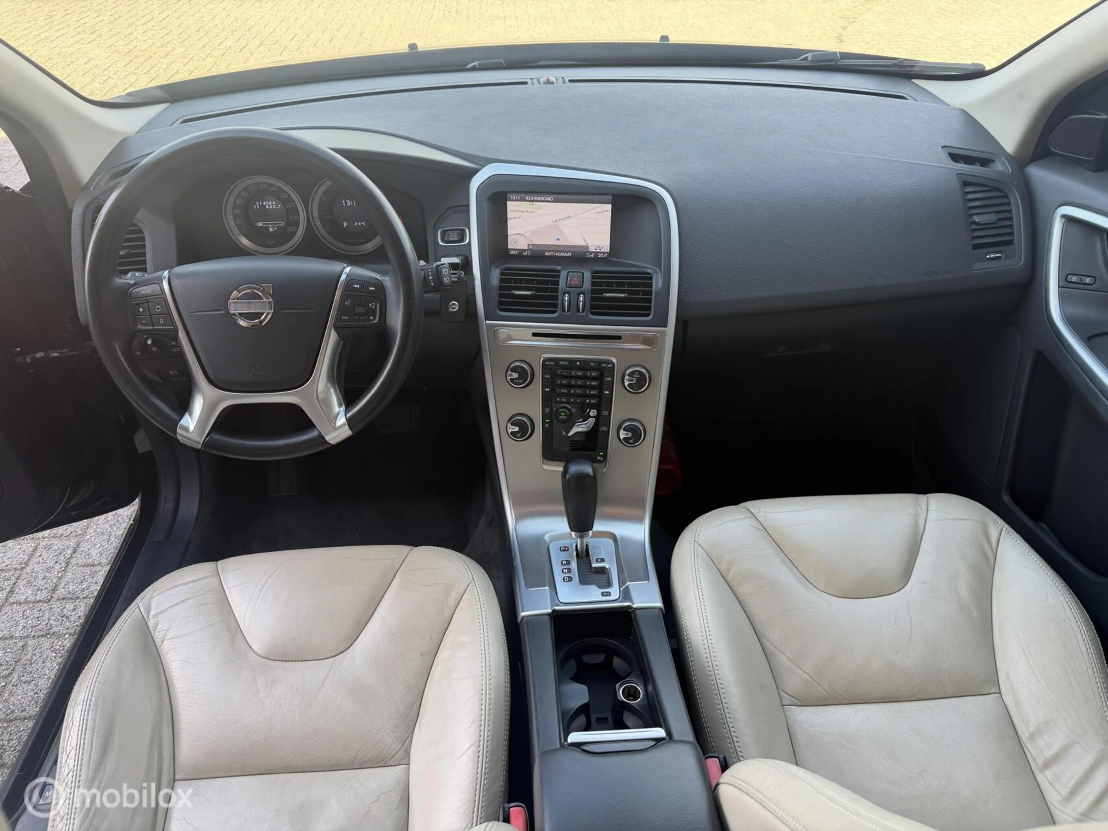 Volvo XC60 2.0T Summum LEDER*SCHUIFDAK*TREKHAAK*PDC* — photo 8
