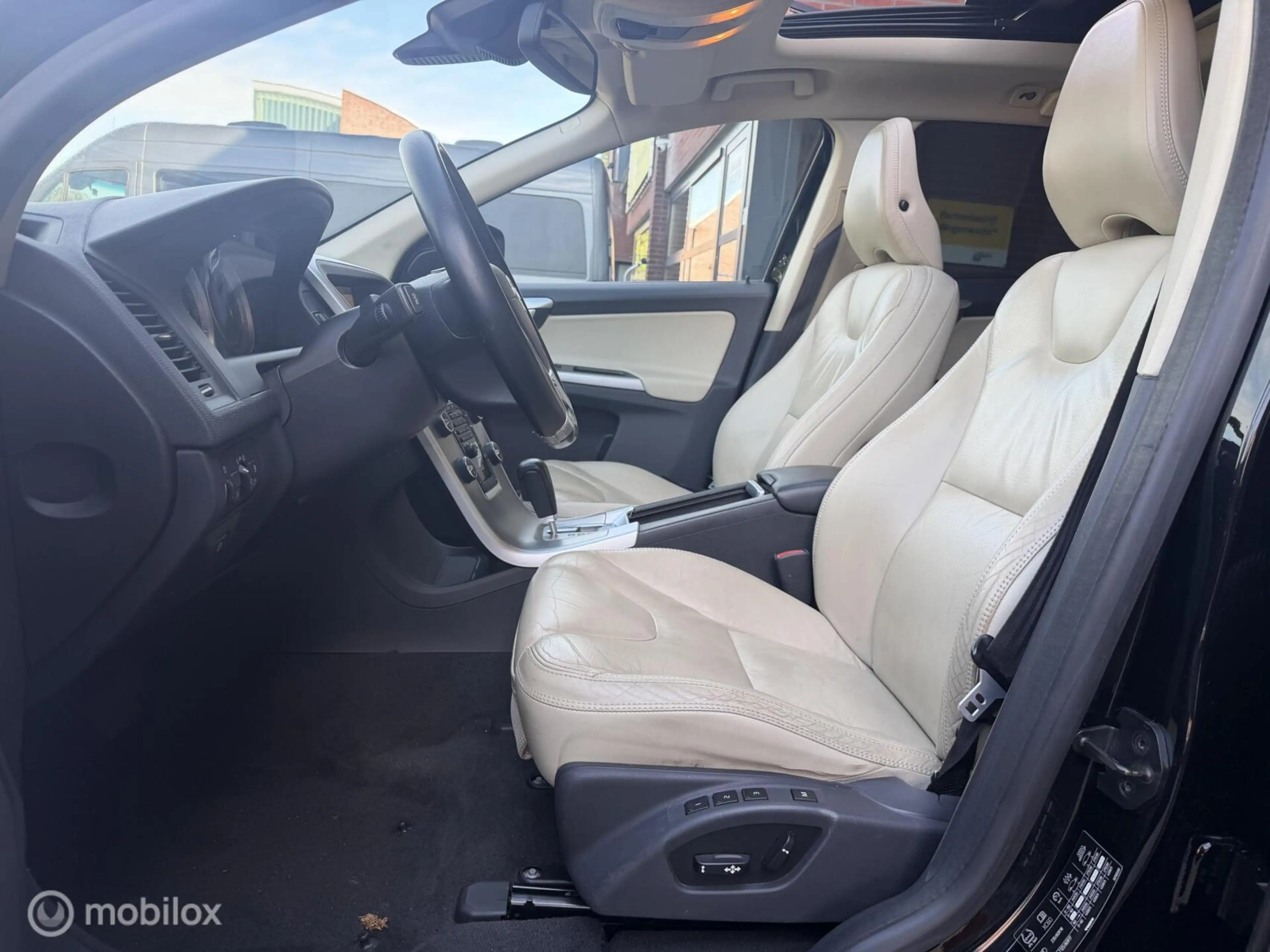 Volvo XC60 2.0T Summum LEDER*SCHUIFDAK*TREKHAAK*PDC* — photo 7