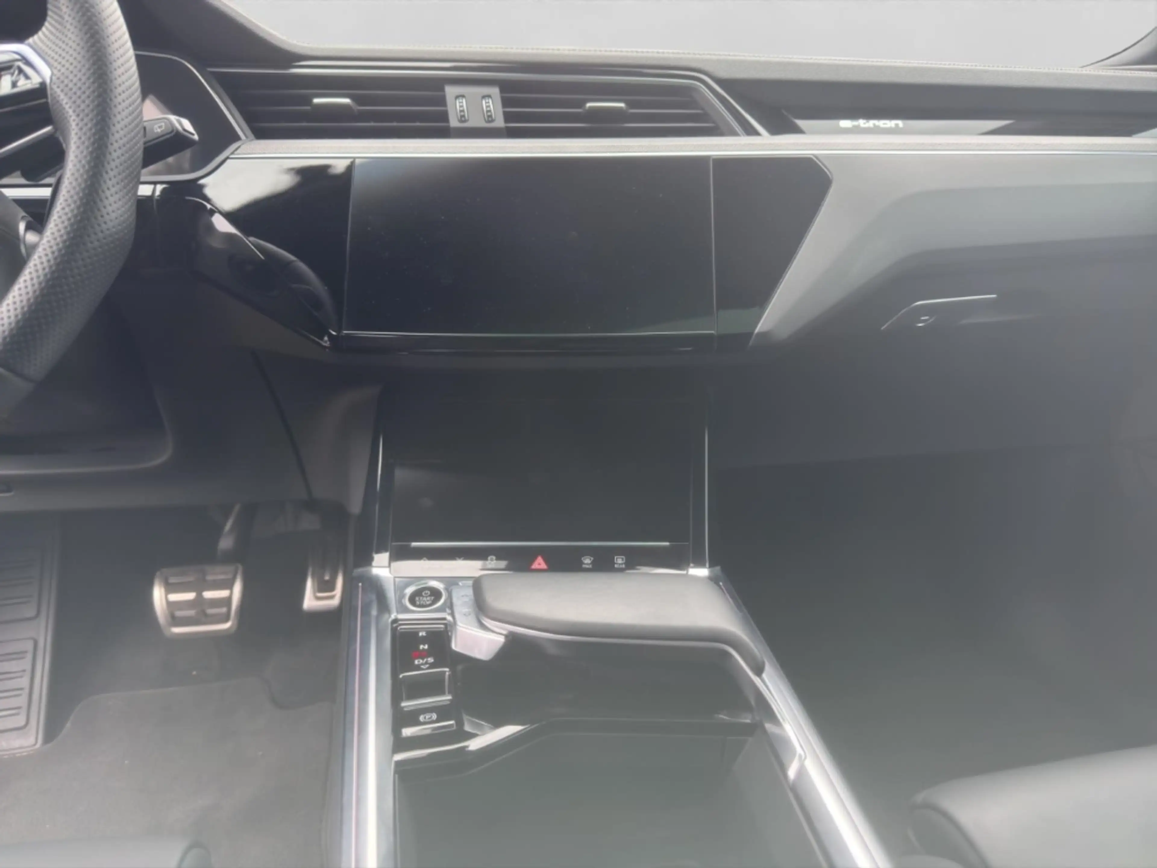 Audi Q8 e-tron 50 quattro S line ALu Matrix-LED Kamera Pano Navi — photo 15