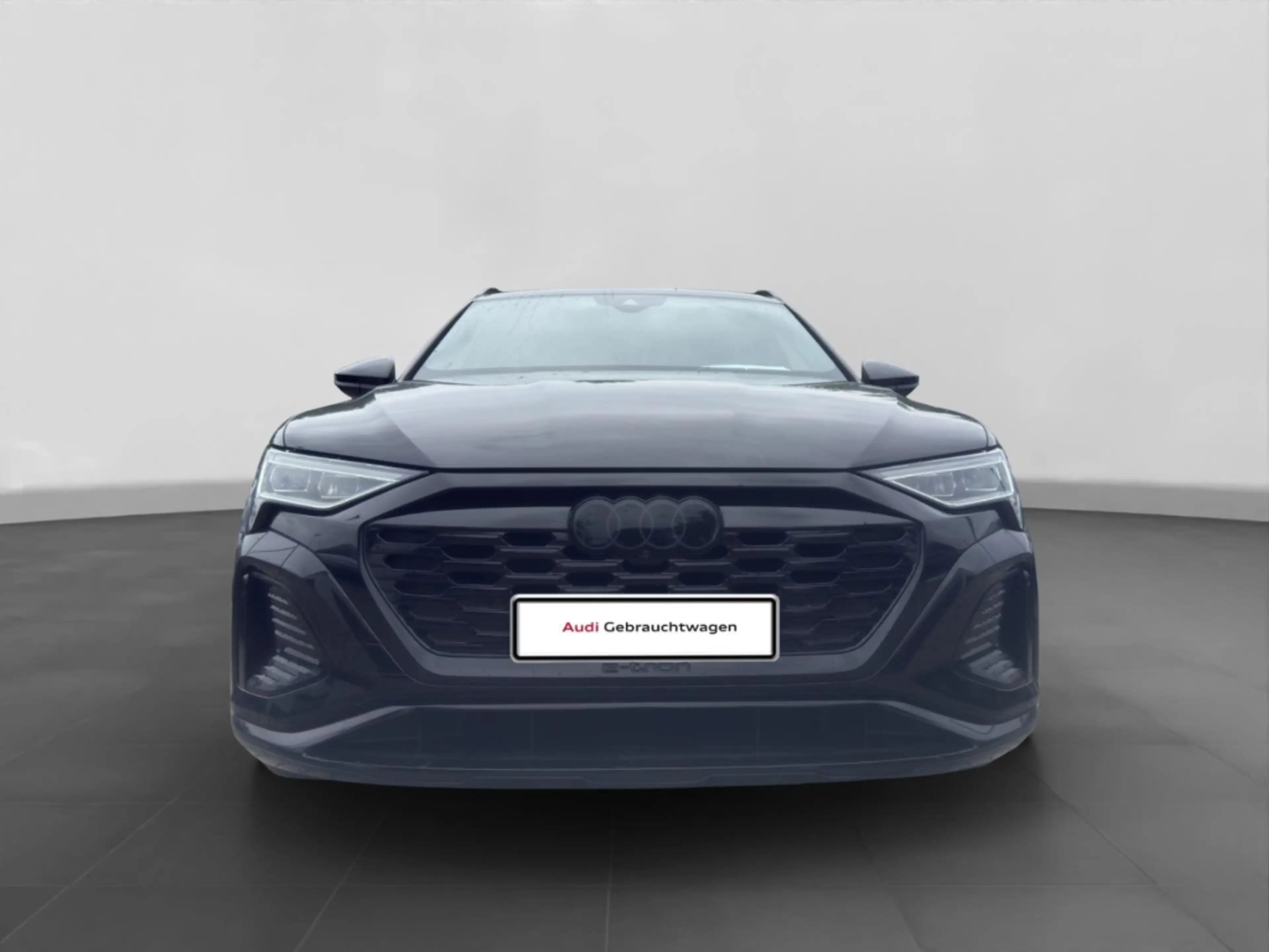 Audi Q8 e-tron 50 quattro S line ALu Matrix-LED Kamera Pano Navi — photo 2