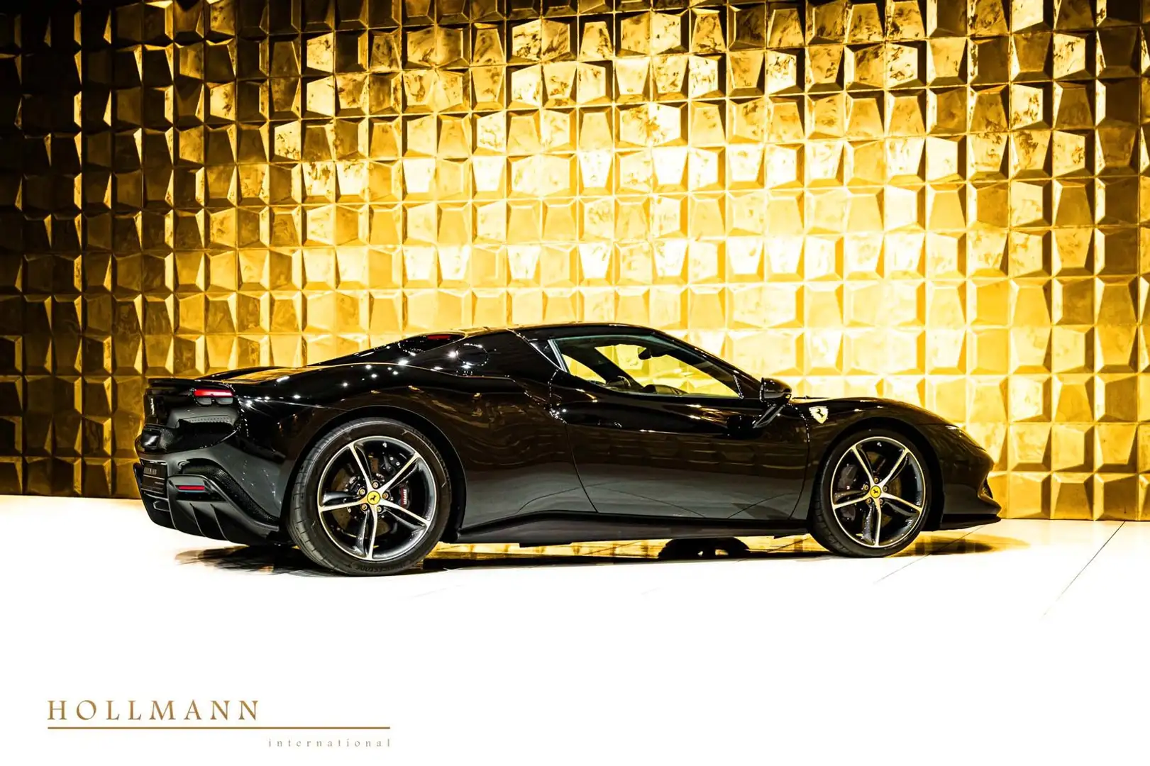 Ferrari 296 GTB +LIFT+CARBON+LEDS+DAYTONA SEAT+STOCK+ Černá - 2