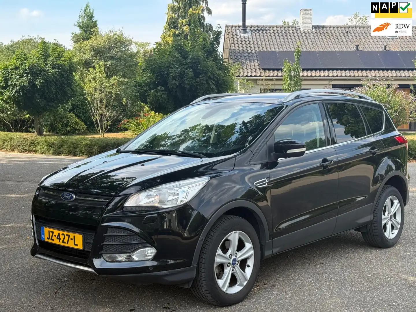 Ford Kuga 1.5 Titanium PDC V+A Trekhaak Zwart - 1