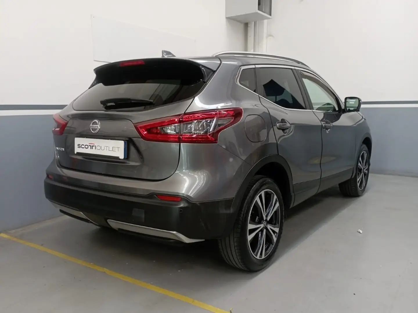 Nissan Qashqai 1.5 dCi N-Connecta Silber - 2