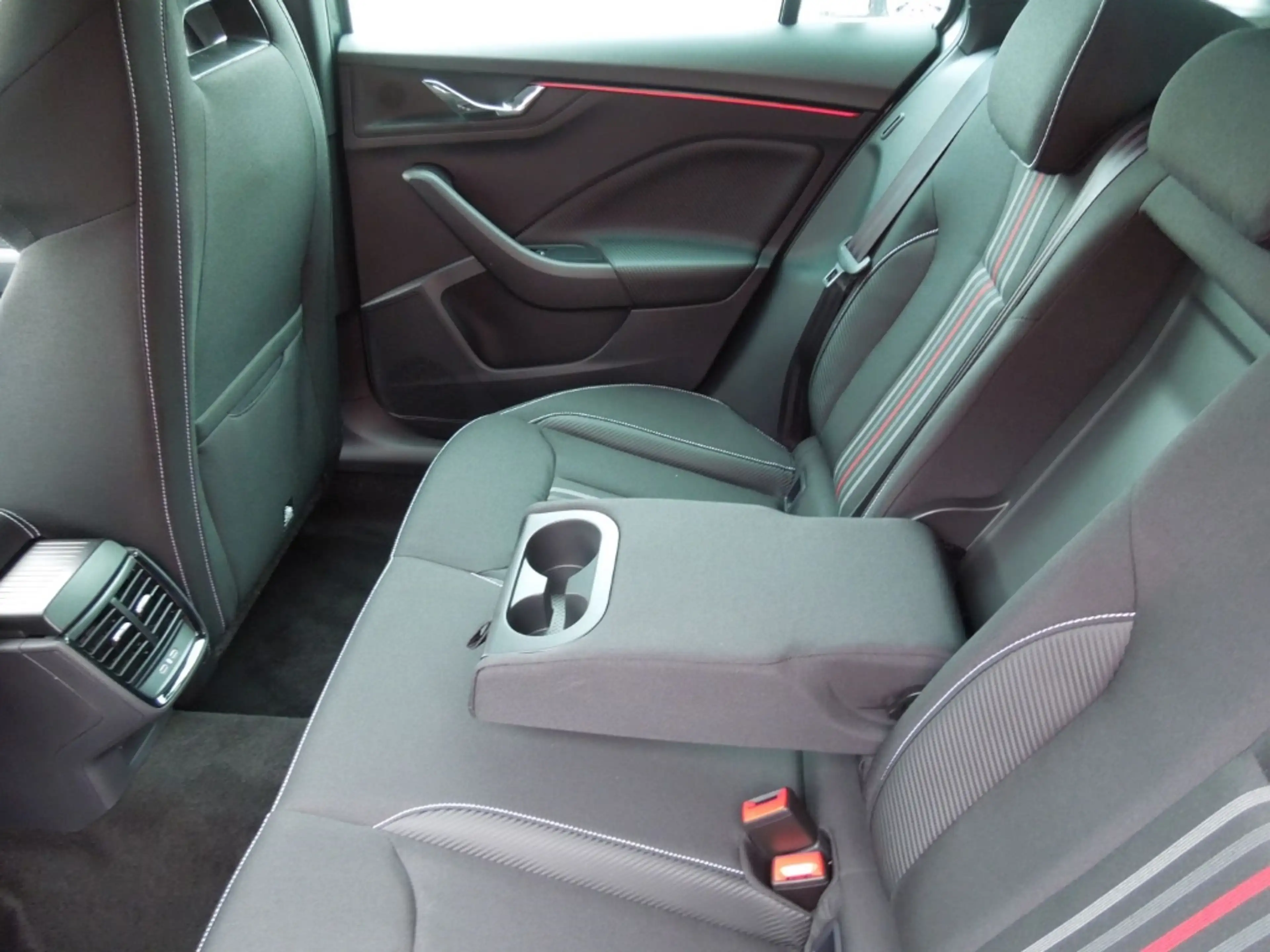Skoda Scala 1.5TSI DSG Monte-Carlo/Matrix/Navi/Sitzheizung — photo 11