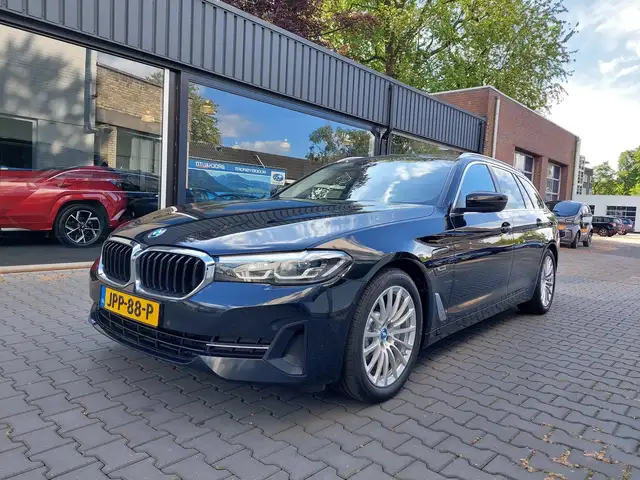 BMW 5-serie Touring 520e luchtvering Business Edition