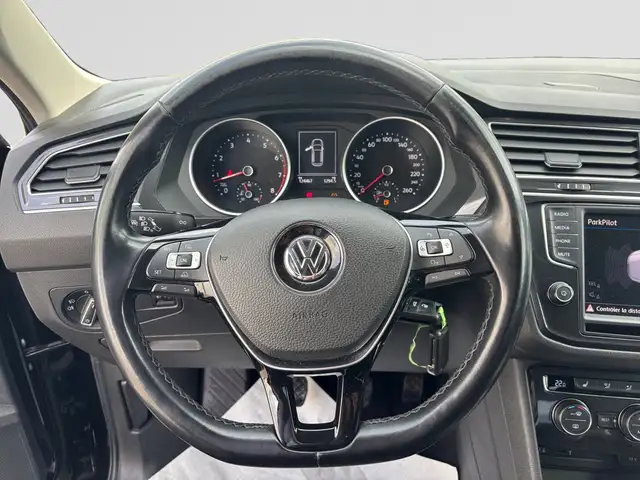 Volkswagen Tiguan view 12