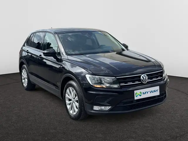 Volkswagen Tiguan view 4