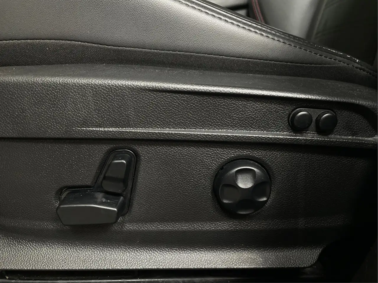 Alfa Romeo Stelvio снимка Alfa Romeo Stelvio