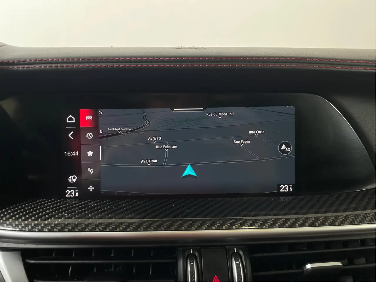 Alfa Romeo Stelvio снимка Alfa Romeo Stelvio