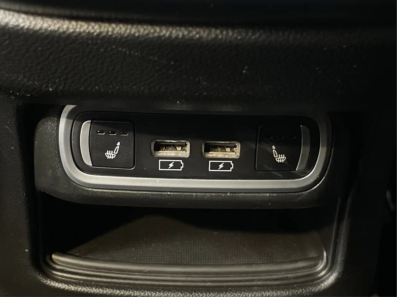 Alfa Romeo Stelvio снимка Alfa Romeo Stelvio