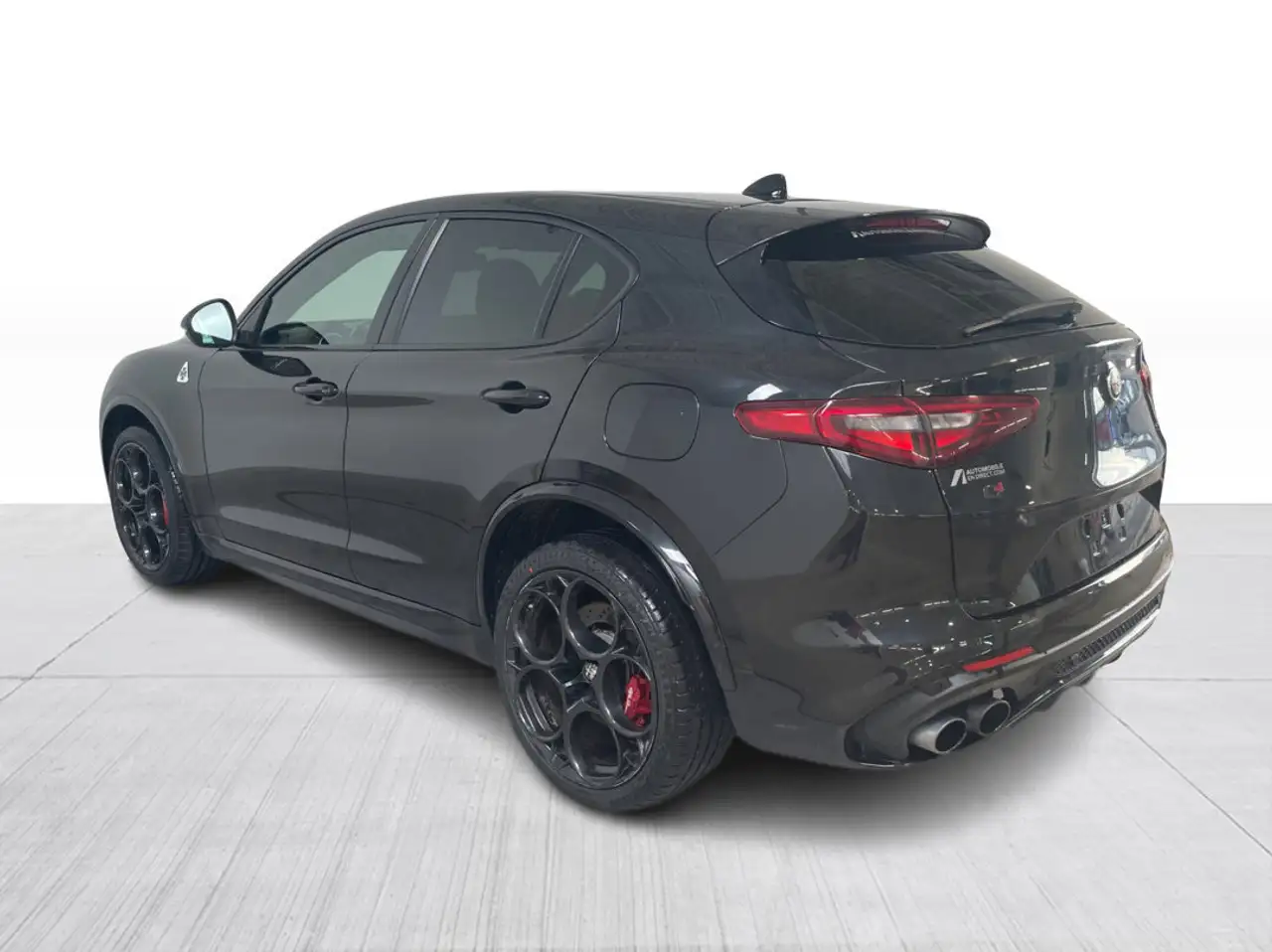 Alfa Romeo Stelvio снимка Alfa Romeo Stelvio