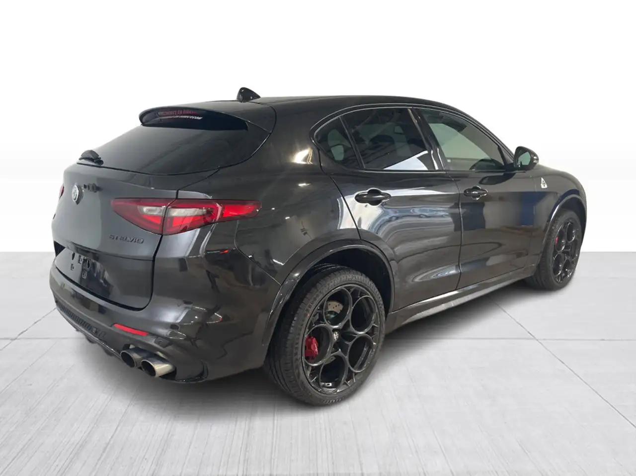 Alfa Romeo Stelvio снимка Alfa Romeo Stelvio