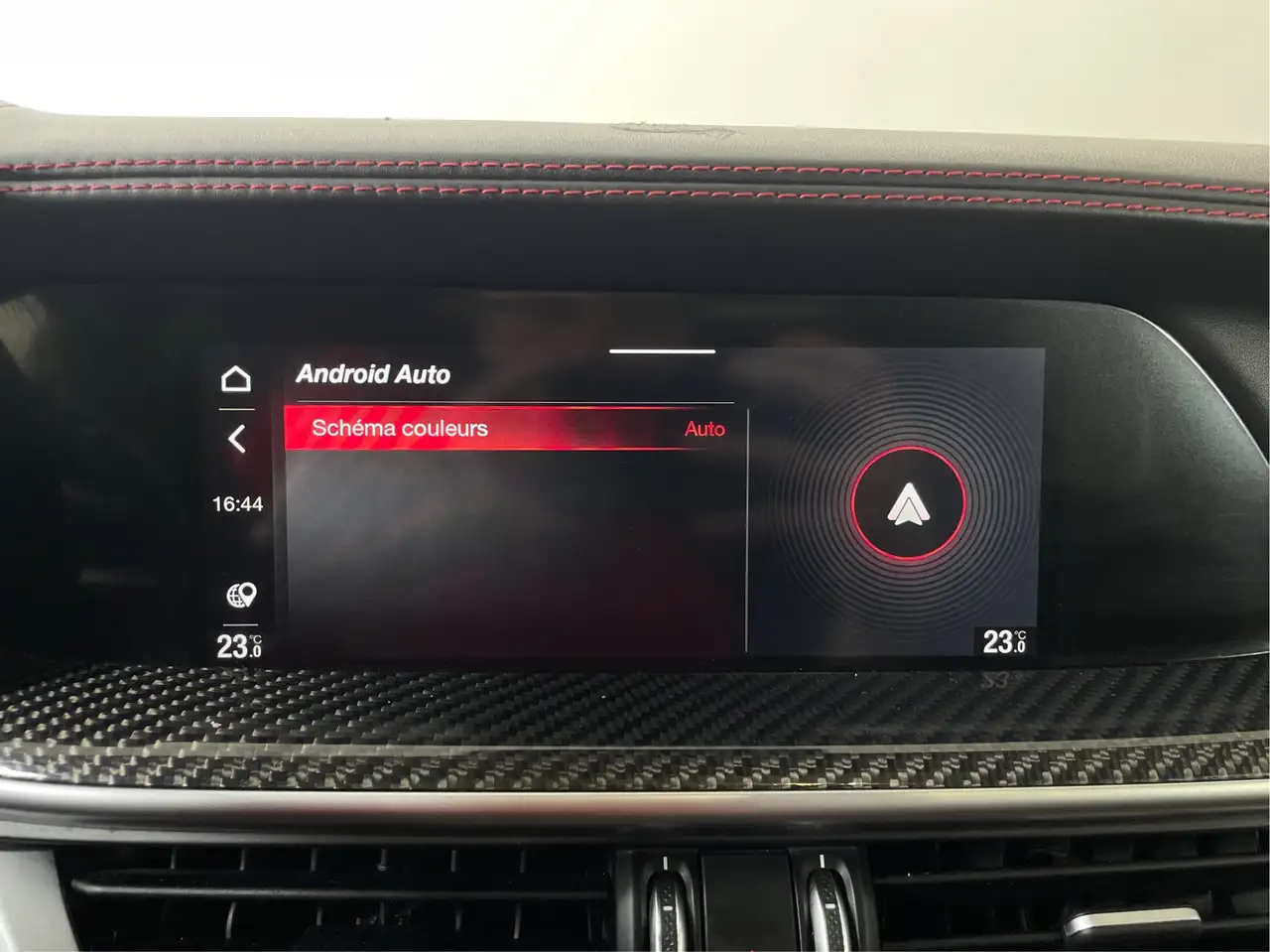 Alfa Romeo Stelvio снимка Alfa Romeo Stelvio