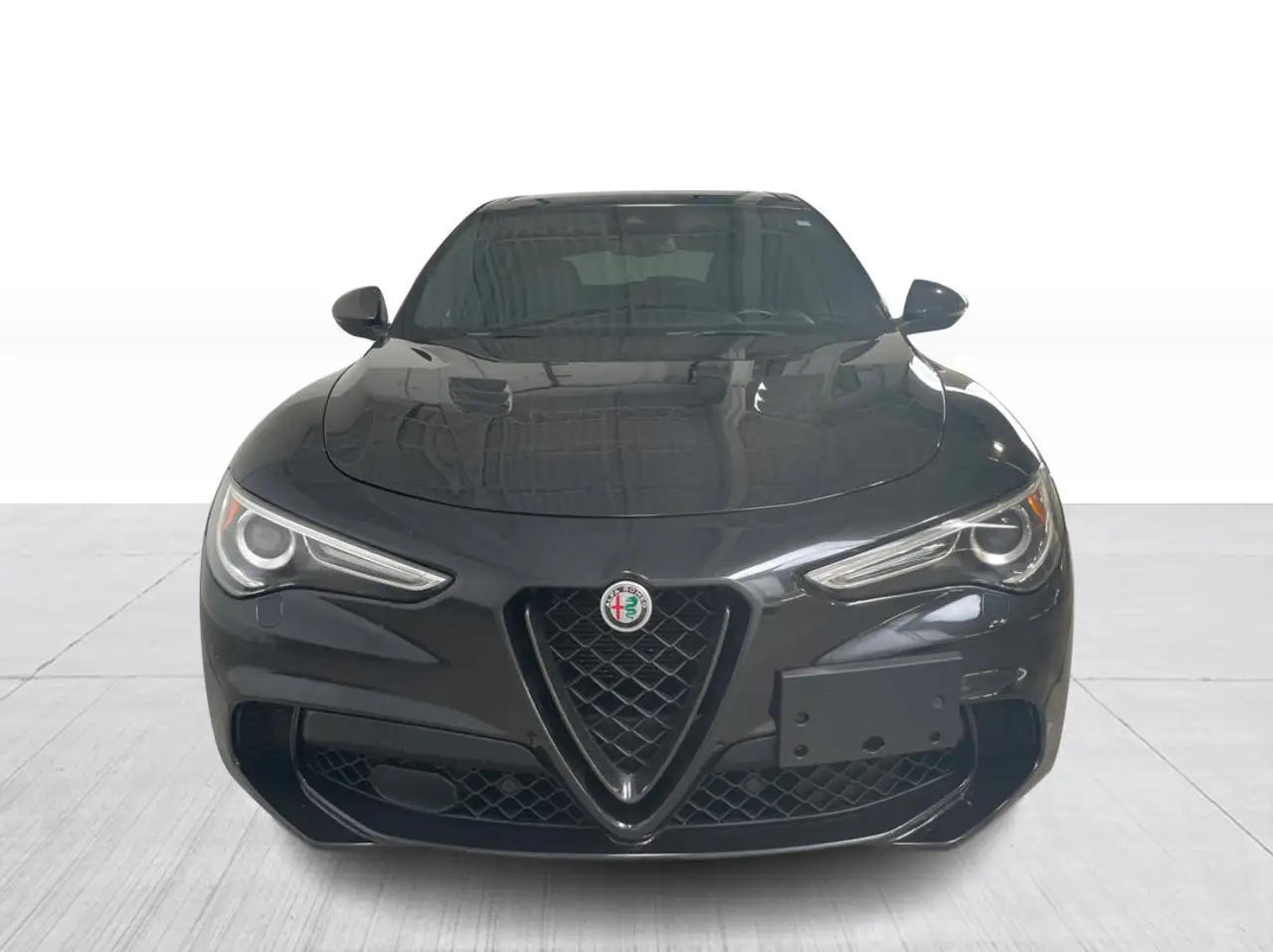 Alfa Romeo Stelvio снимка Alfa Romeo Stelvio