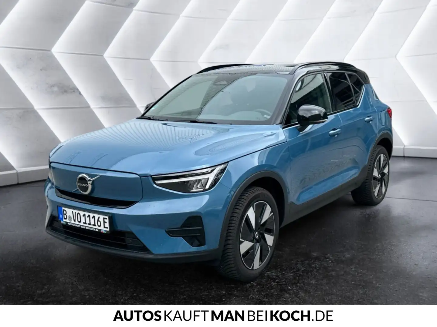 Volvo XC40 Recharge 82 kWh Single M. Extended Range RWD Blau - 2