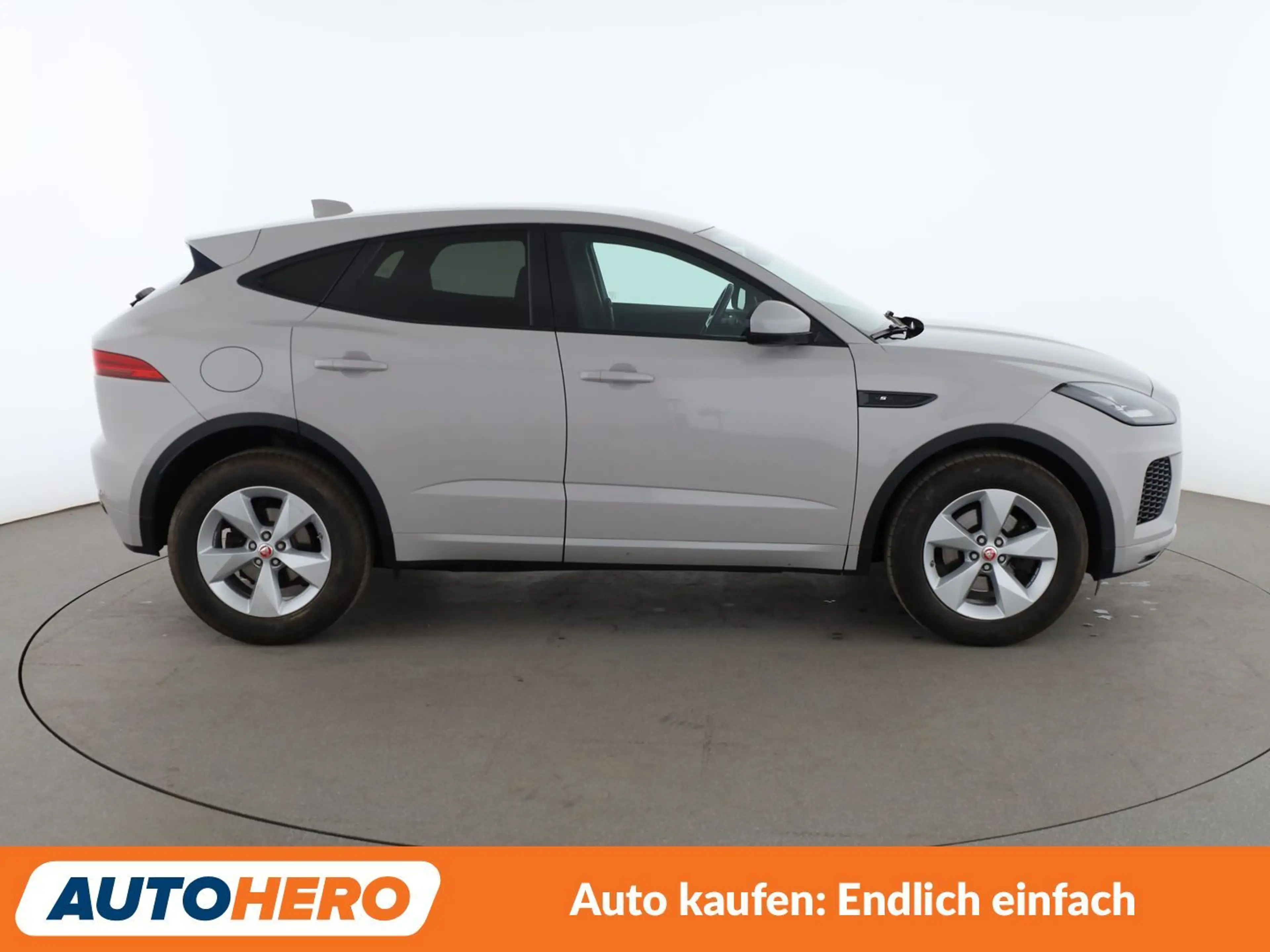 Jaguar E-Pace D150 R-Dynamic AWD Aut*NAVI*LED*TEMPO*CAM*PDC*SHZ* — photo 7