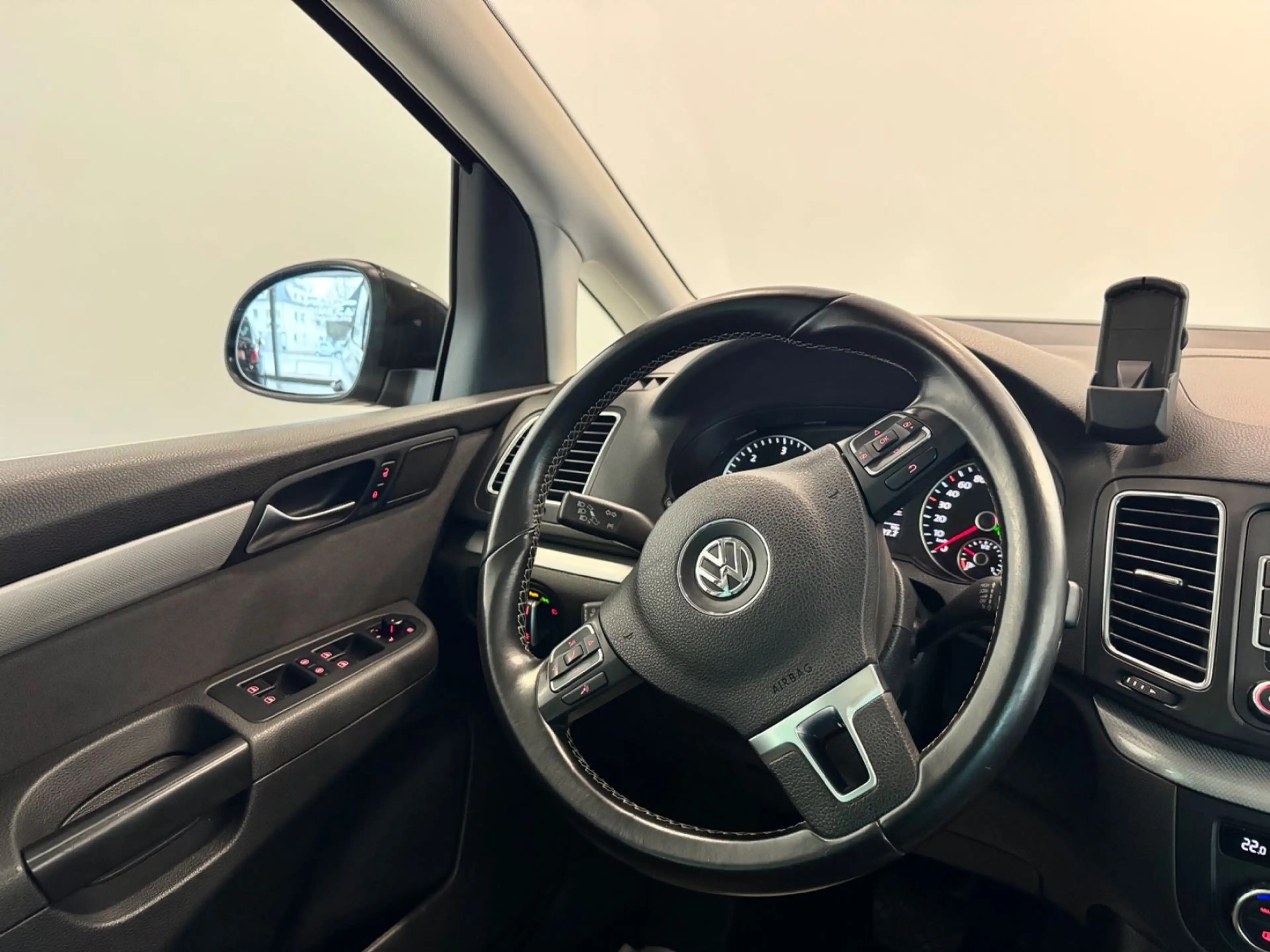 Volkswagen Sharan 2.0 TDI BMT|7-SITZE|PANO|KEYLESS|BI-XENON — photo 6