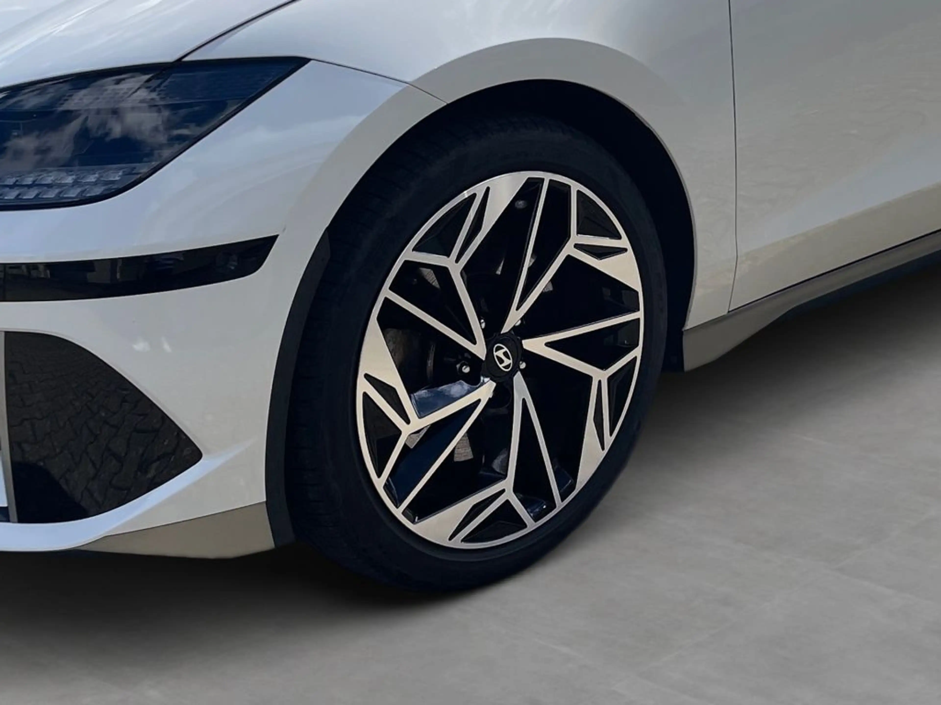 Hyundai IONIQ 6 77,4 kWh 4WD Uniq — photo 6