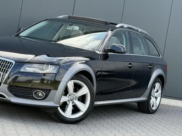 Audi A4 view 6
