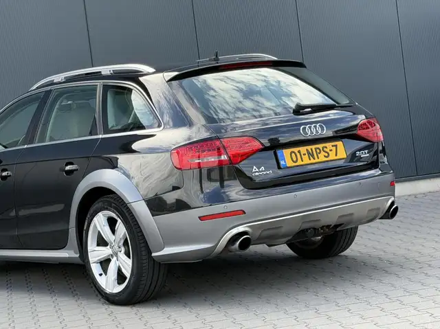 Audi A4 view 13